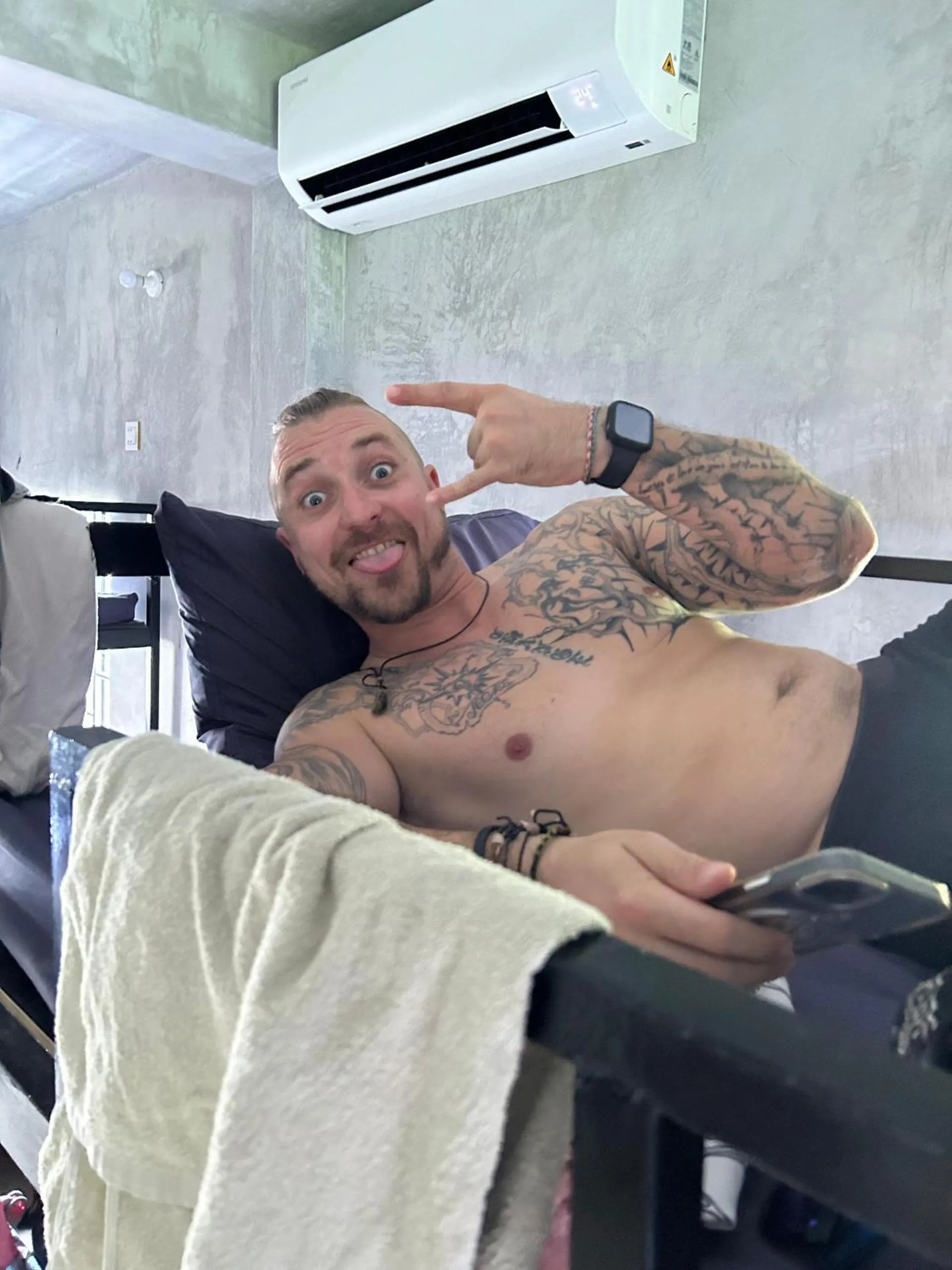 Bedroom in The Drop Inn