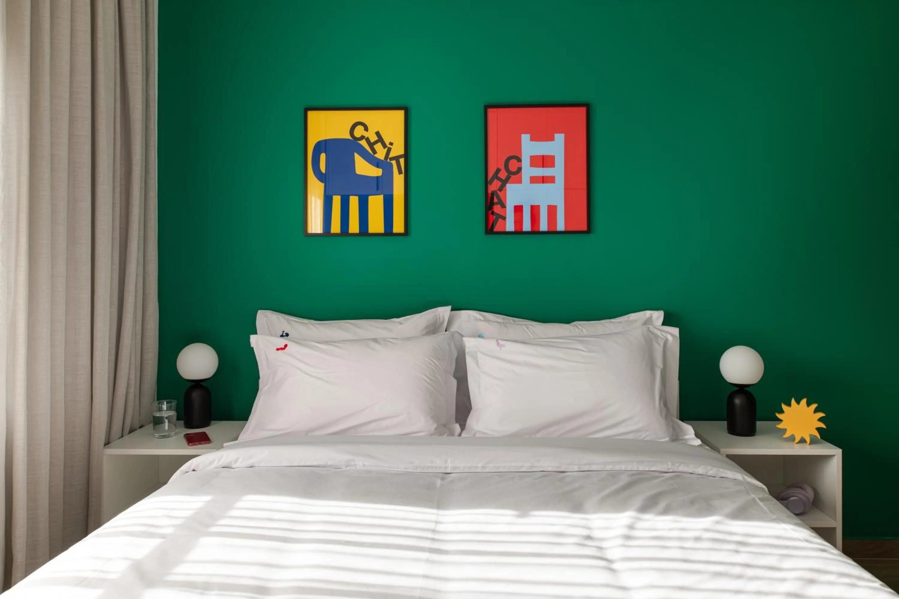 Bedroom, Bed in Fits Living