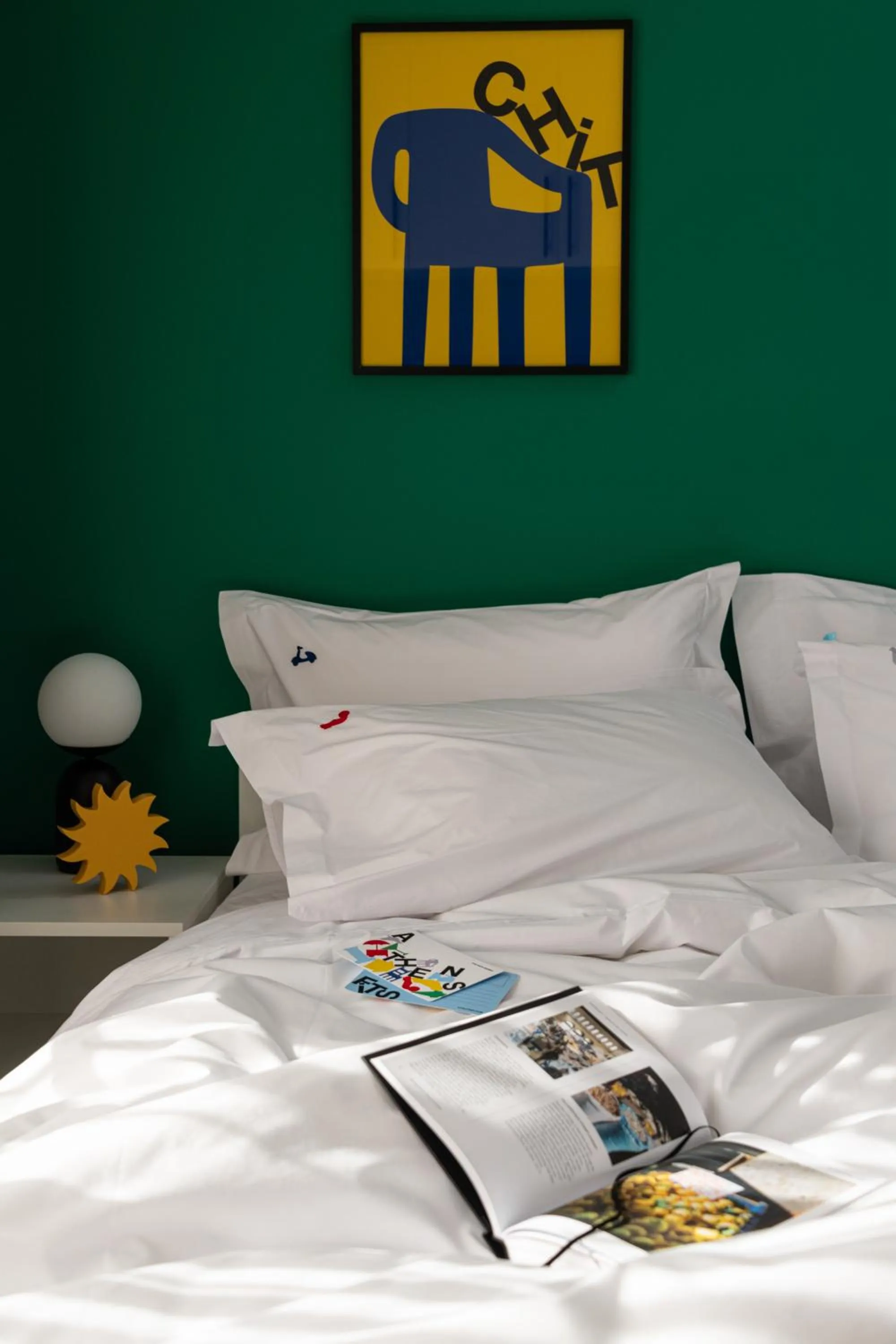 Bedroom, Bed in Fits Living