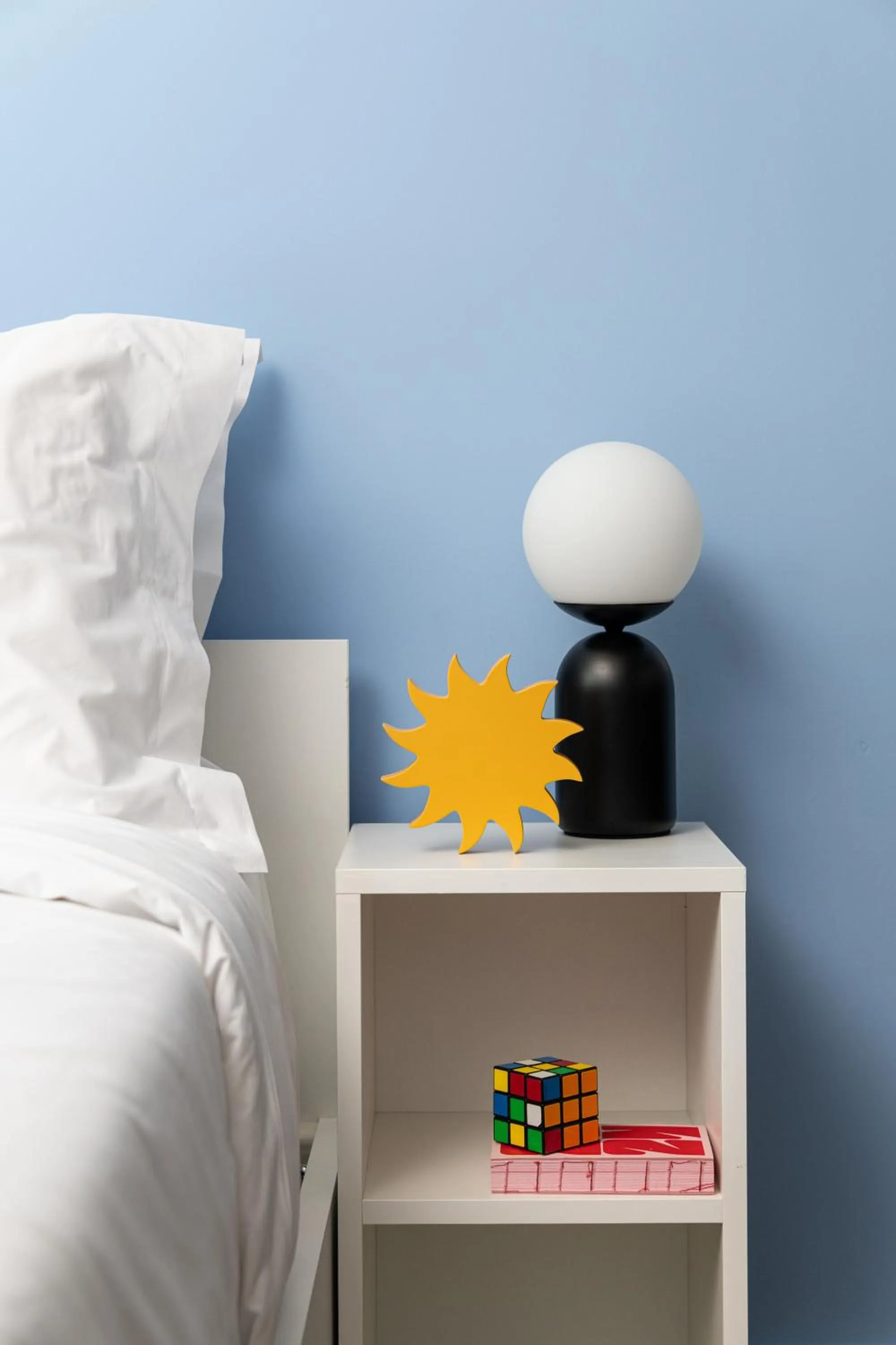 Bedroom, Bed in Fits Living