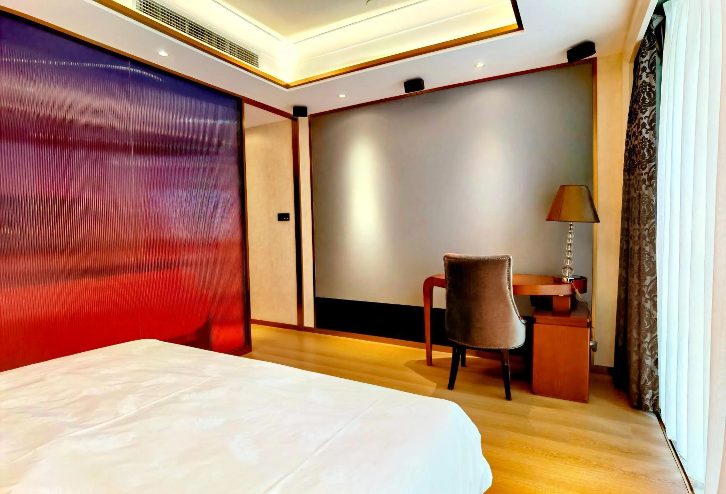 Bedroom, Bed in Days Inn by Wyndham Beijing Haidian