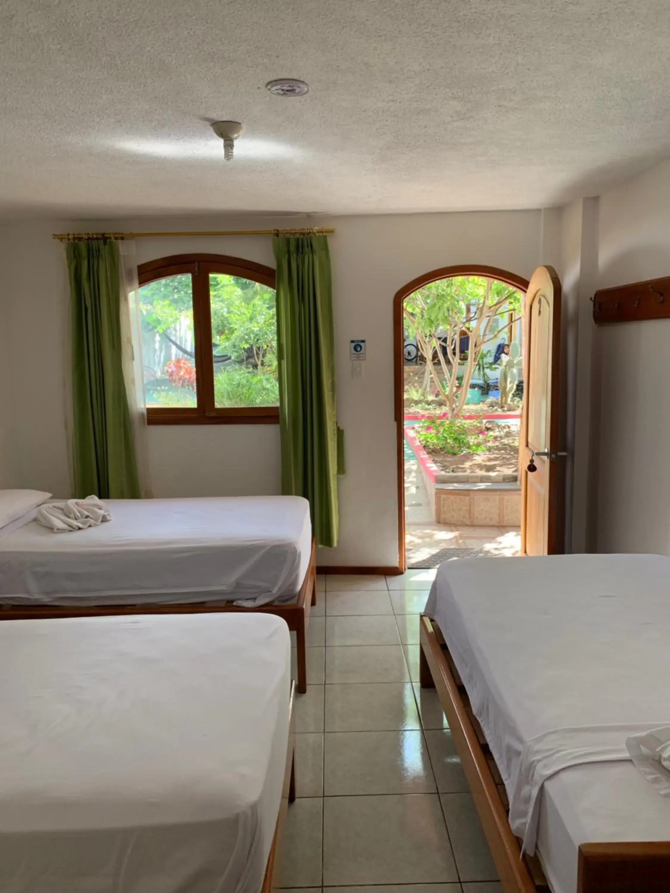 Triple Room in Hostal White House Galapagos Triple Room in Hostal White House Galapagos