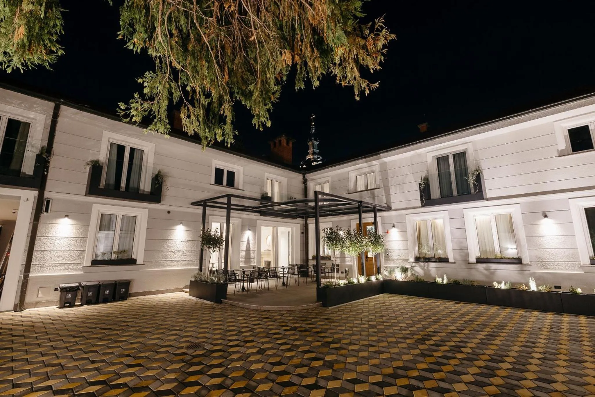 Property building in Hotel Flaneur