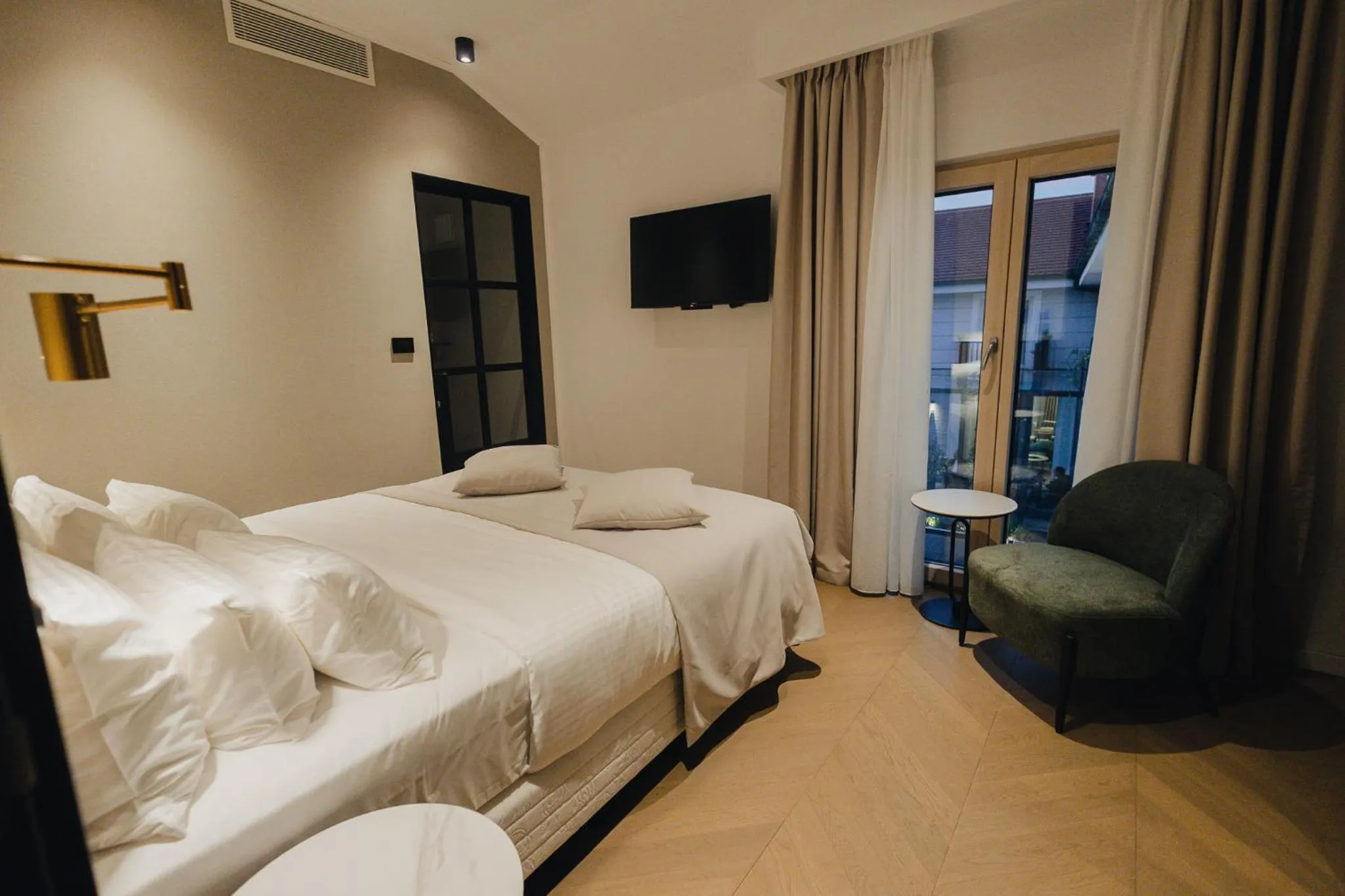 Bed in Hotel Flaneur