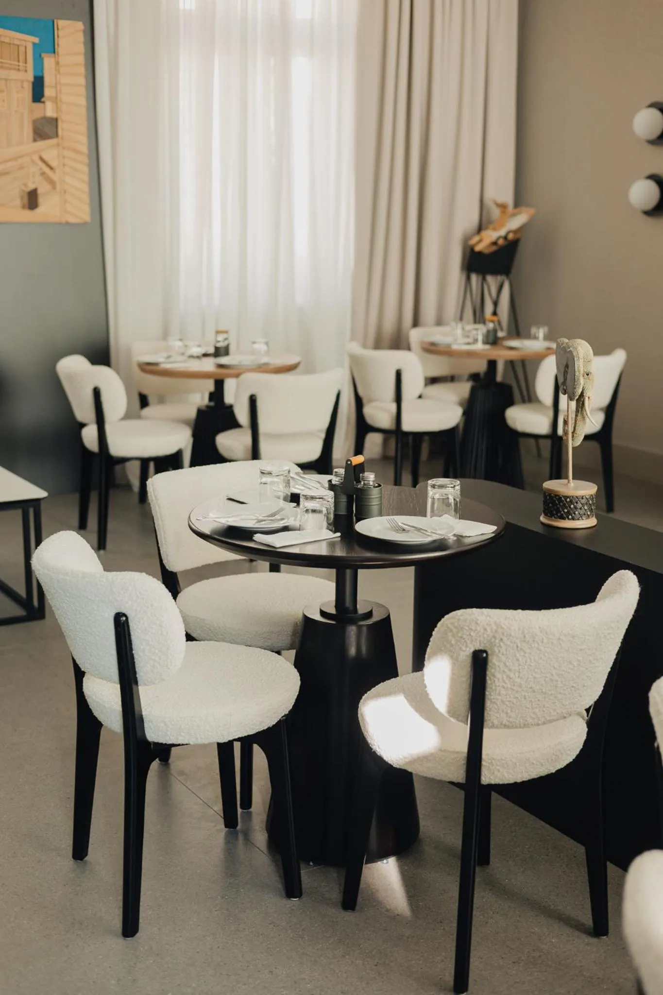 Restaurant/places to eat in Hotel Flaneur