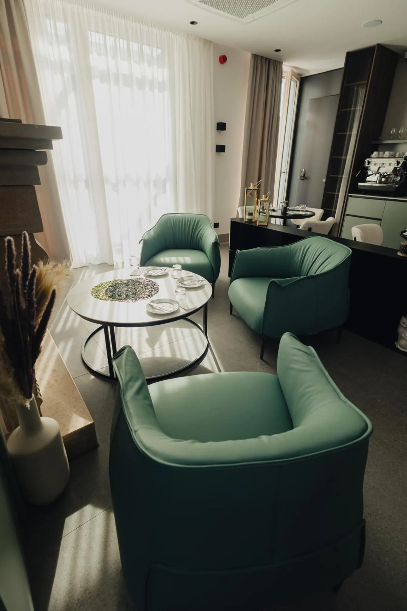 Restaurant/places to eat in Hotel Flaneur