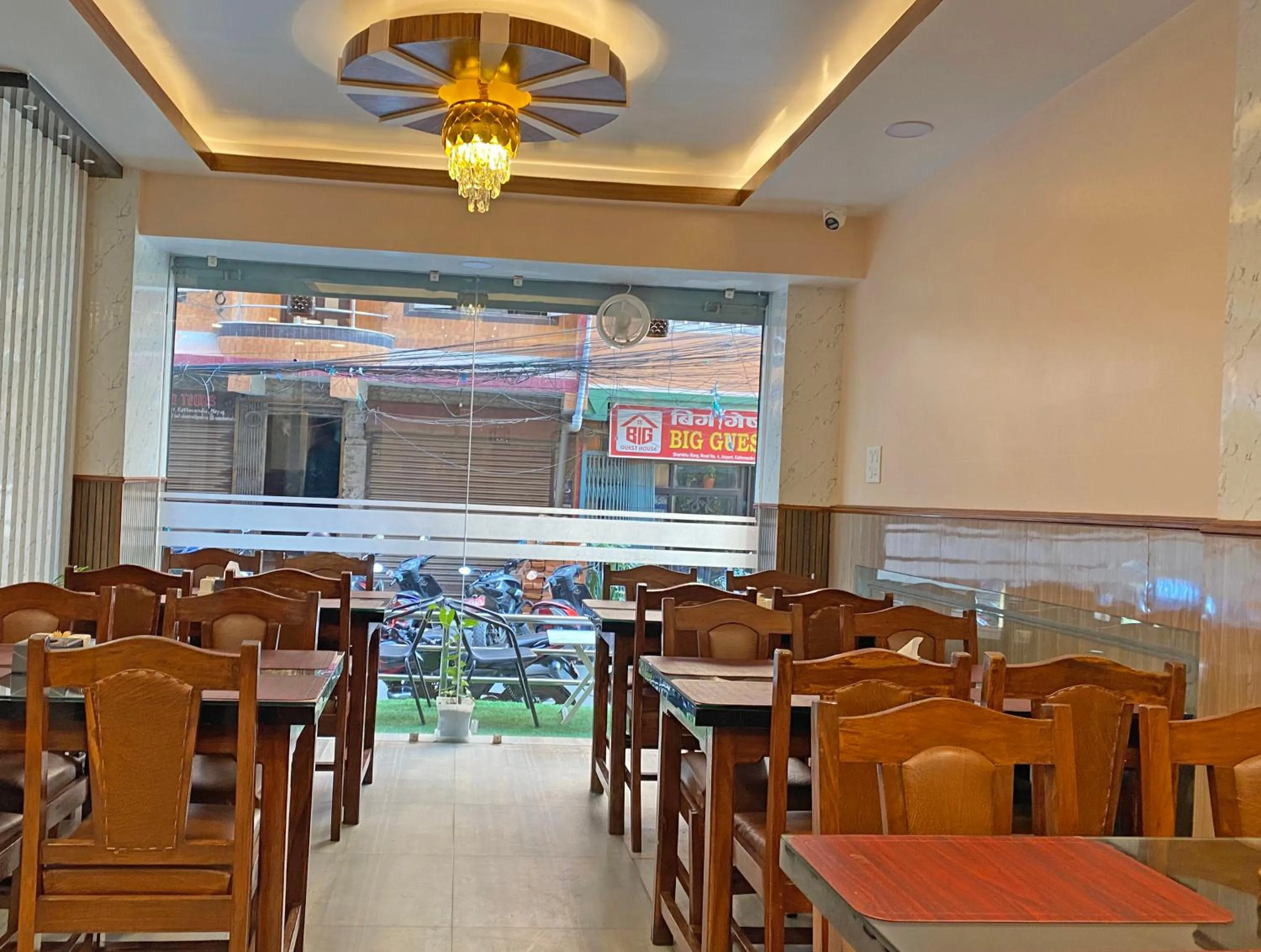 Restaurant/places to eat in Hotel Resunga Arjun
