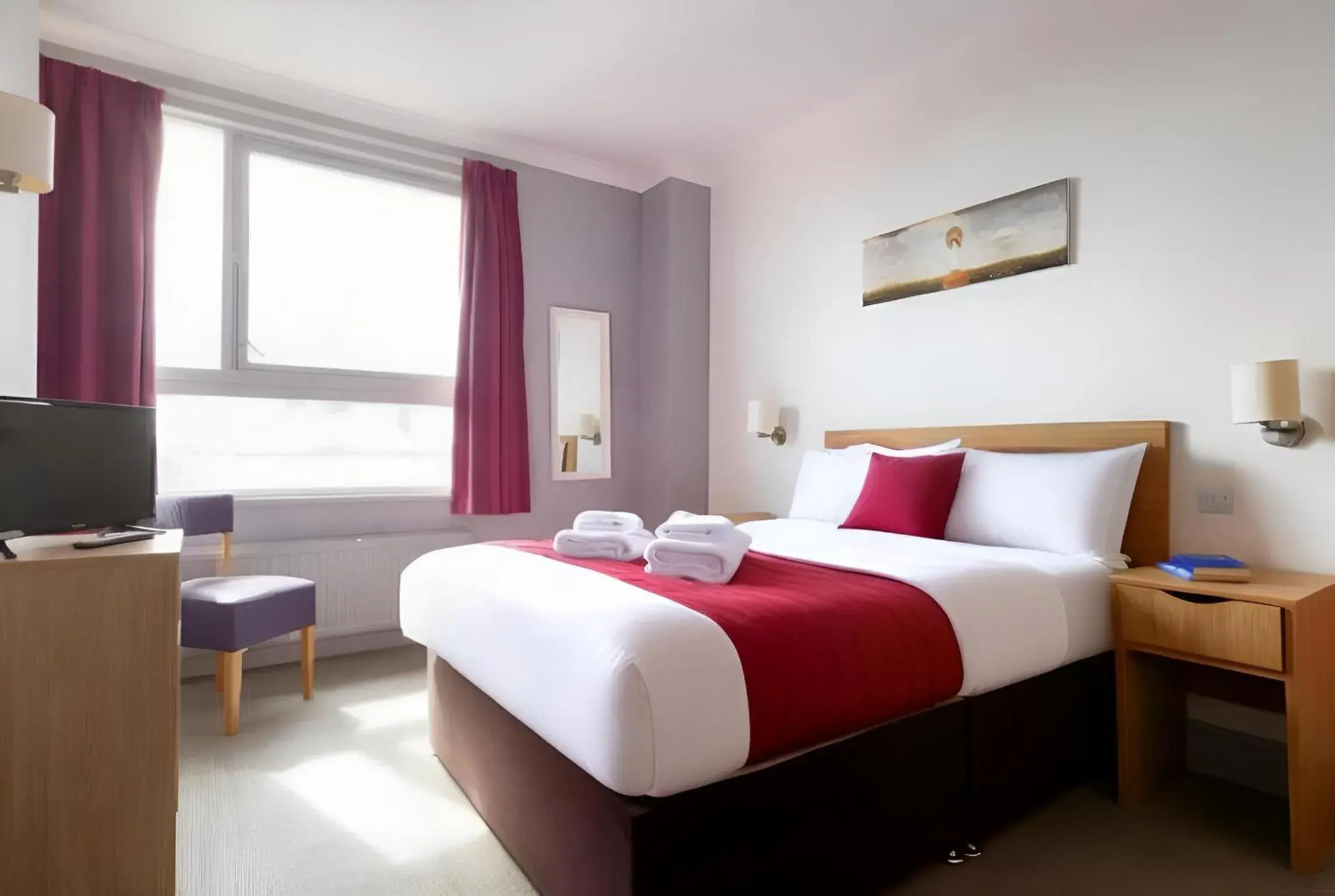 Double Room in The Carlton Hotel Double Room in The Carlton Hotel