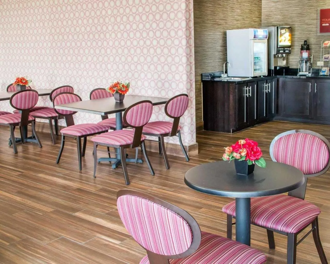 Buffet breakfast in Comfort Inn & Suites San Marcos near Outlet Mall