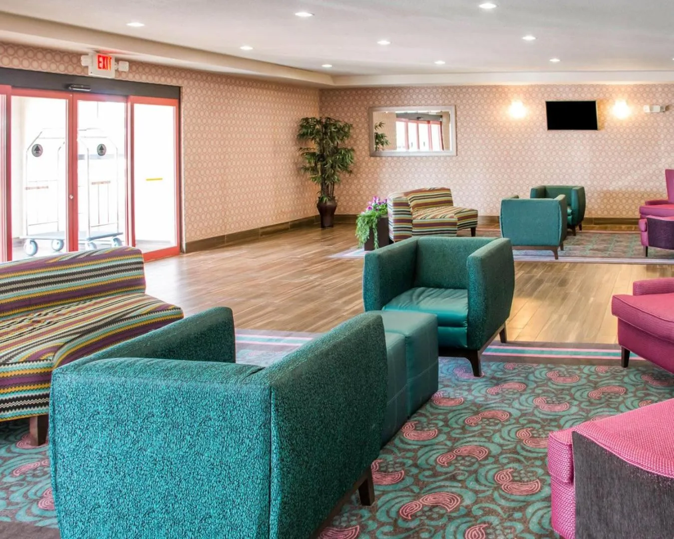 Day in Comfort Inn & Suites San Marcos near Outlet Mall