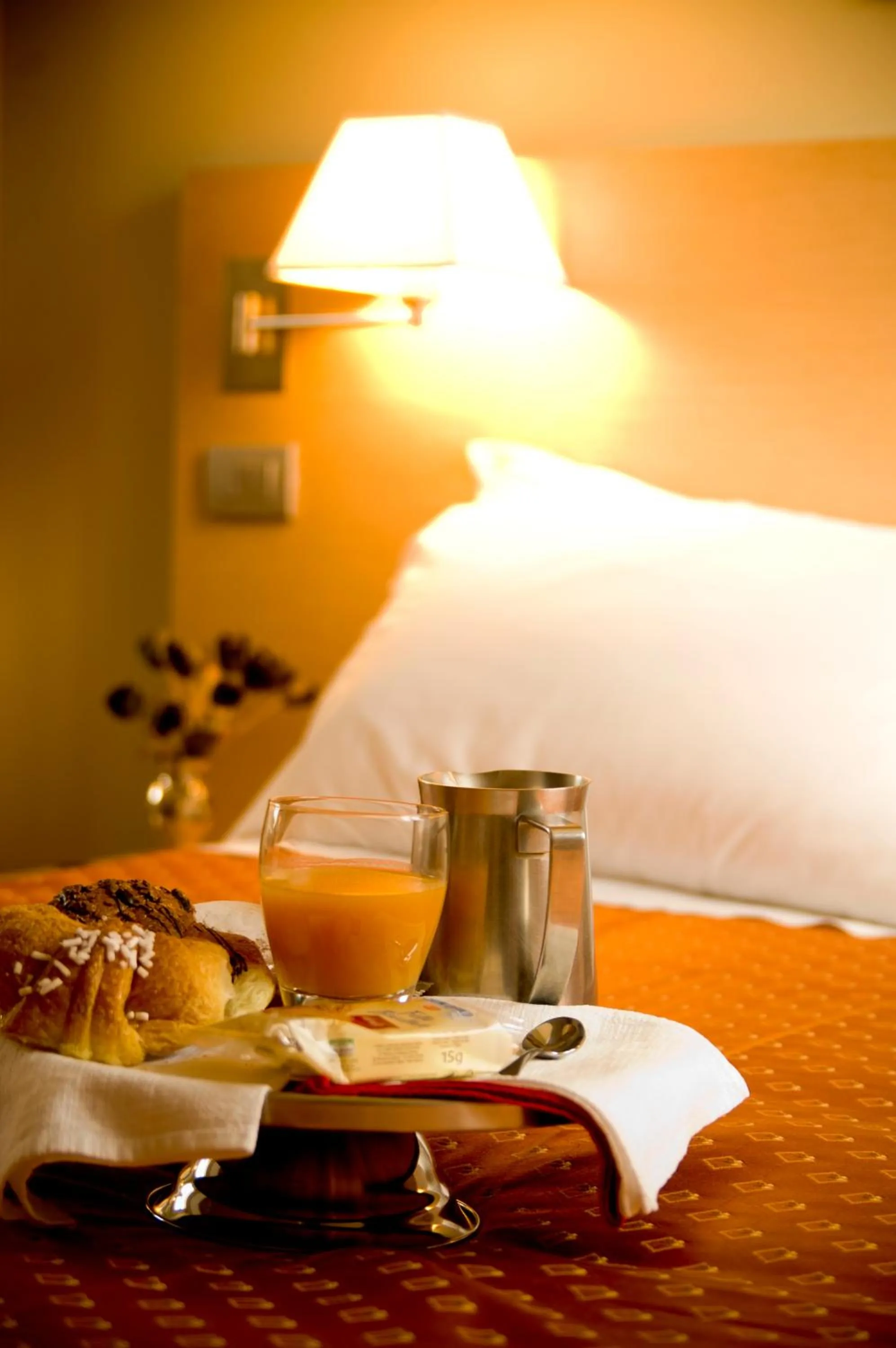 Bed in Hotel Main Street