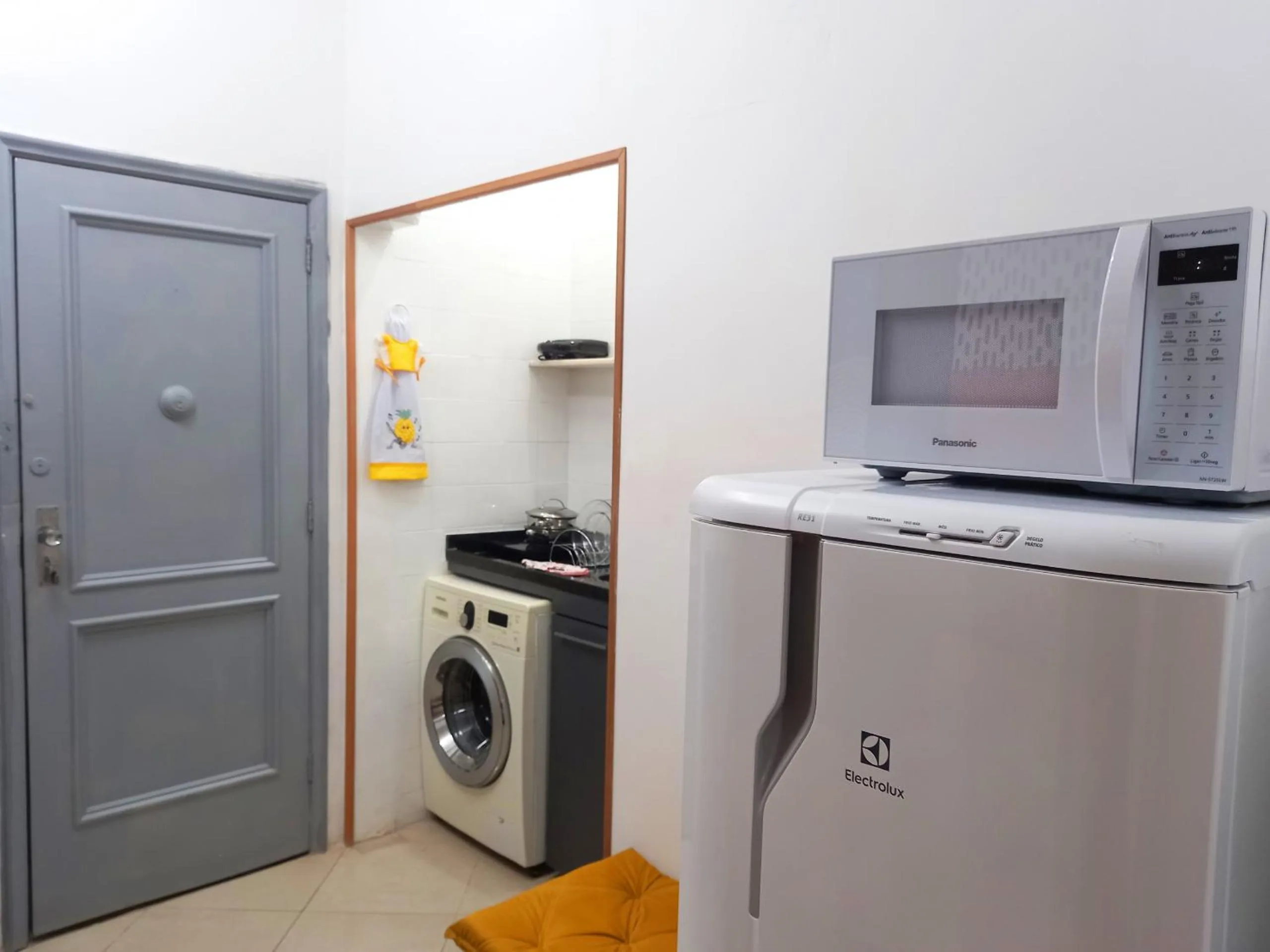 Studio na Praia de Copacabana, maquina de lavar