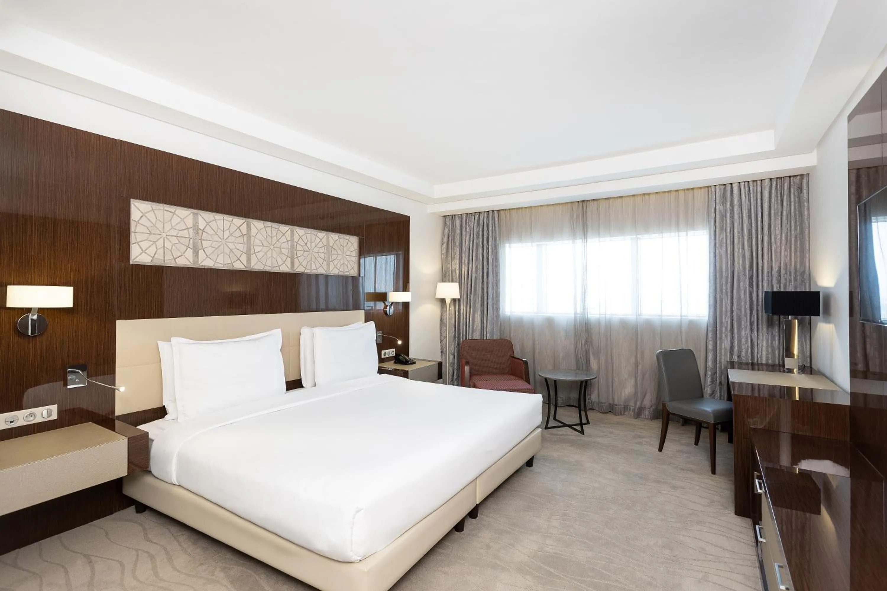 Bed in Radisson Blu Hotel & Convention Center, Tunis