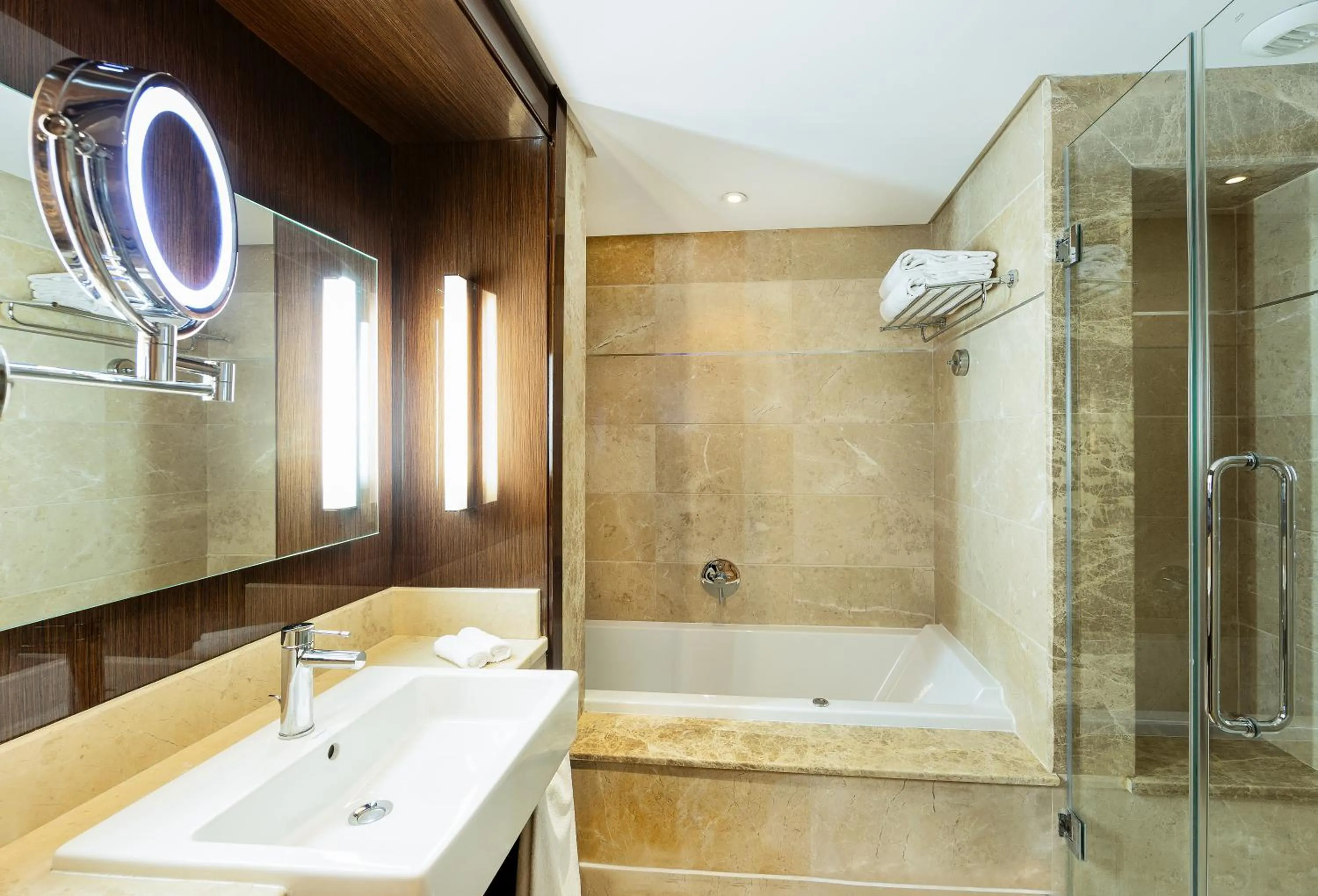 Bath in Radisson Blu Hotel & Convention Center, Tunis