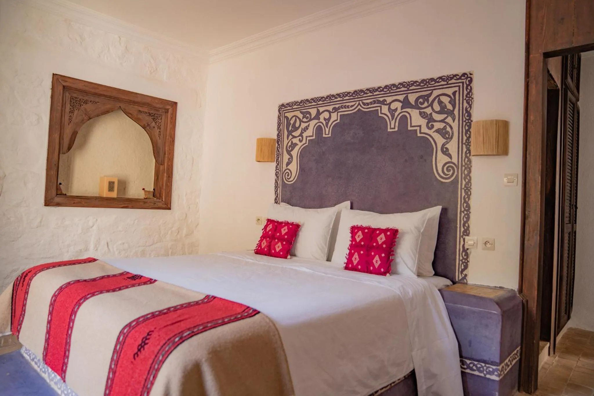 Decorative detail, Bed in Dar El Mandar - Ferme & Table d'Hôte Berbère