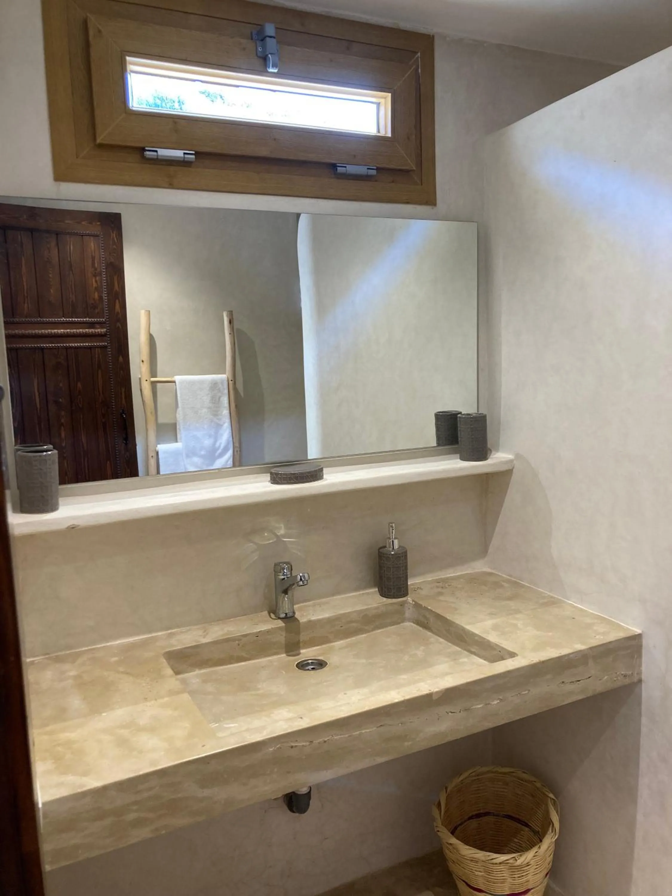 Bathroom in Dar El Mandar - Ferme & Table d'Hôte Berbère