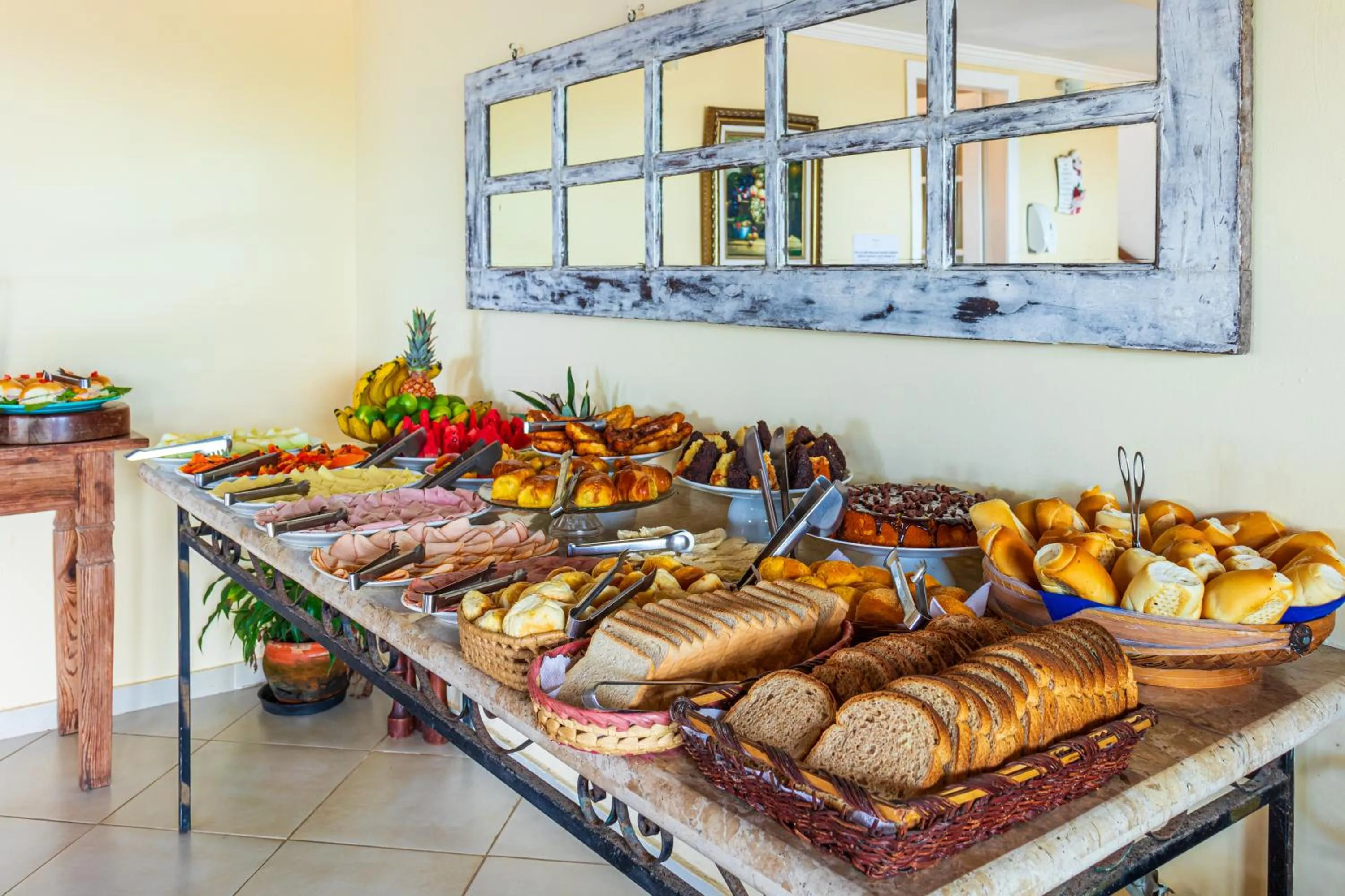 Food and drinks in La Proeza Pousada