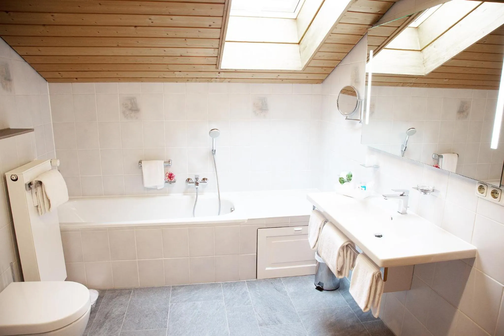 Bathroom in Hotel Garni Georgenhof Adults Only