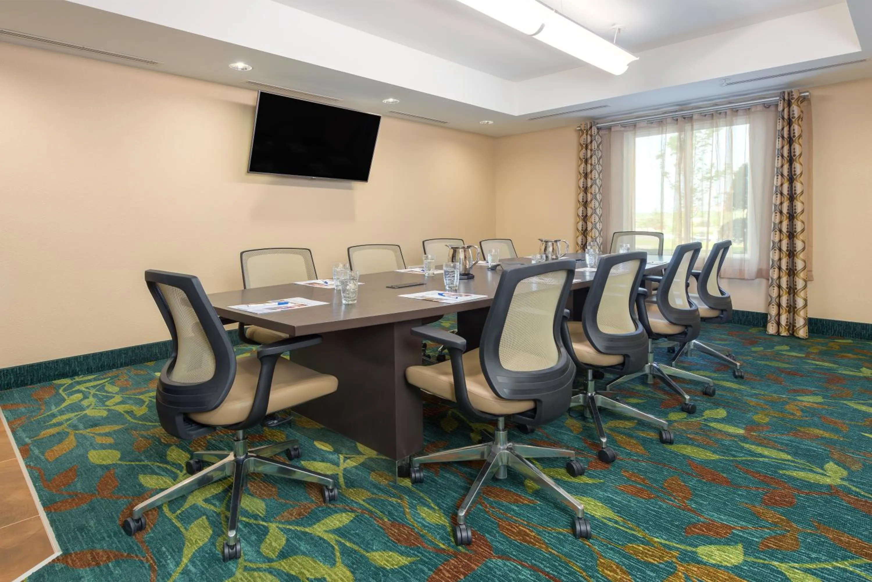 Meeting/conference room in Candlewood Suites Columbia Hwy 63 & I-70 by IHG