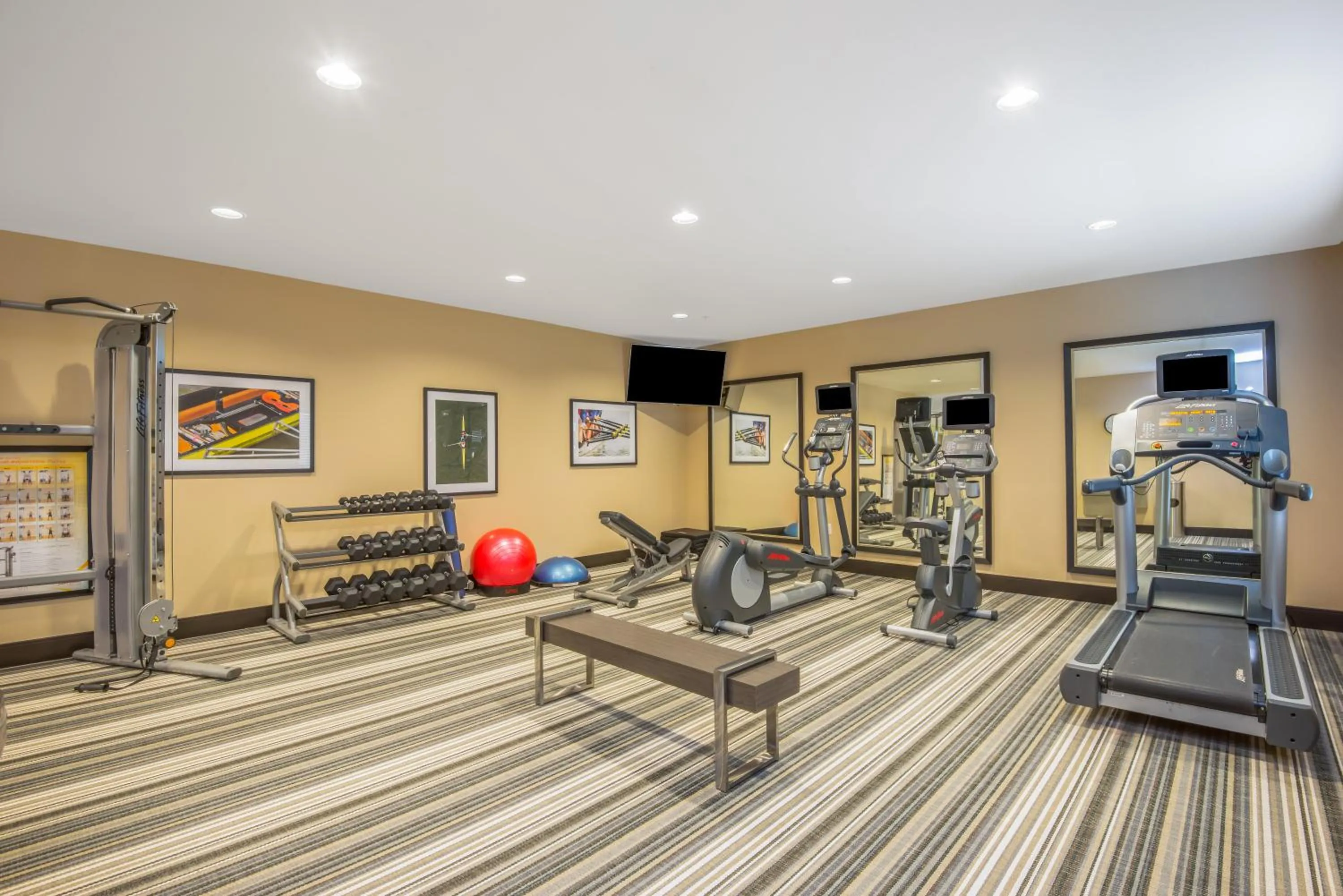 Fitness centre/facilities in Candlewood Suites Columbia Hwy 63 & I-70 by IHG