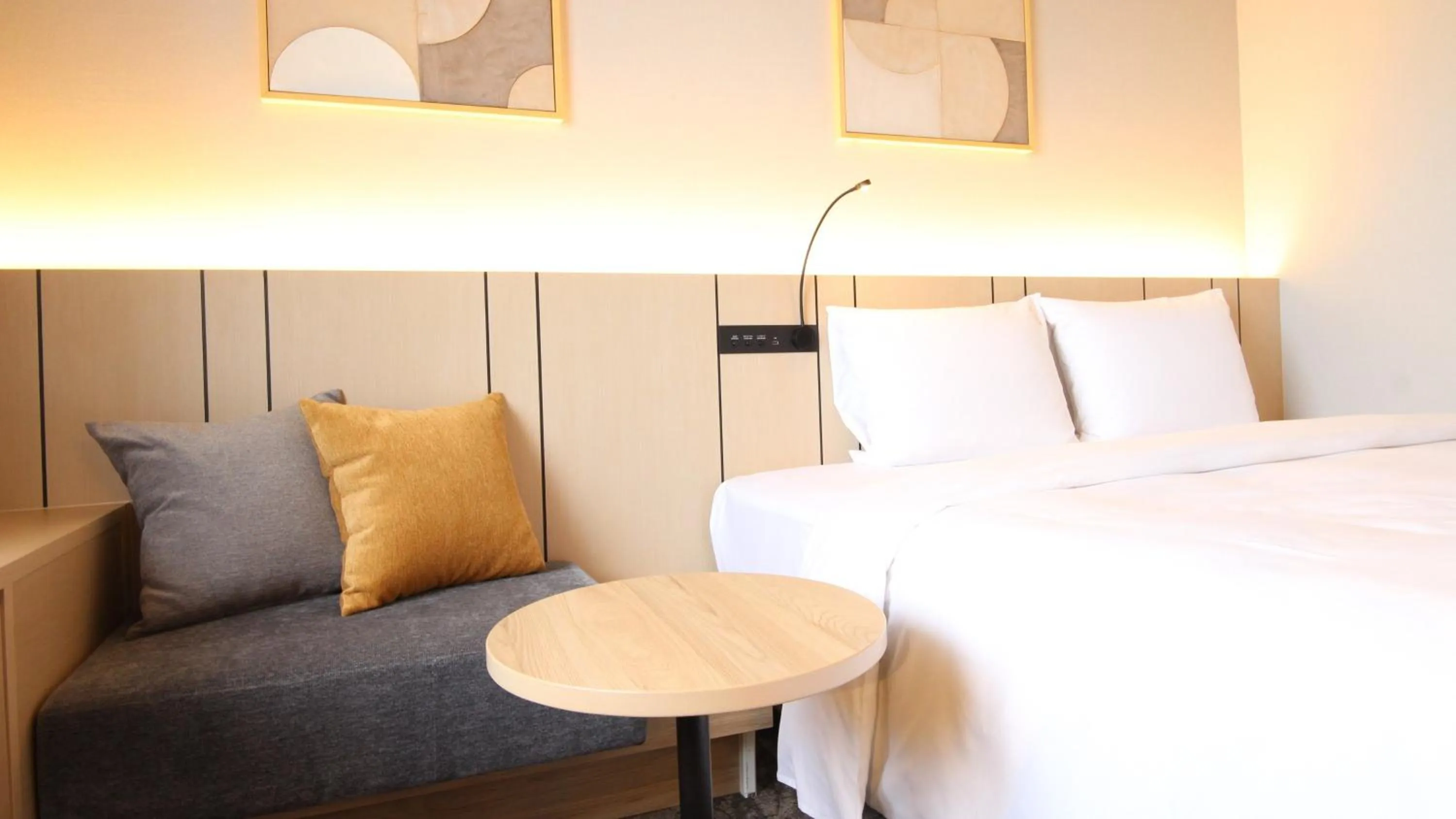 Photo of the whole room, Bed in ANA Holiday Inn Sendai by IHG