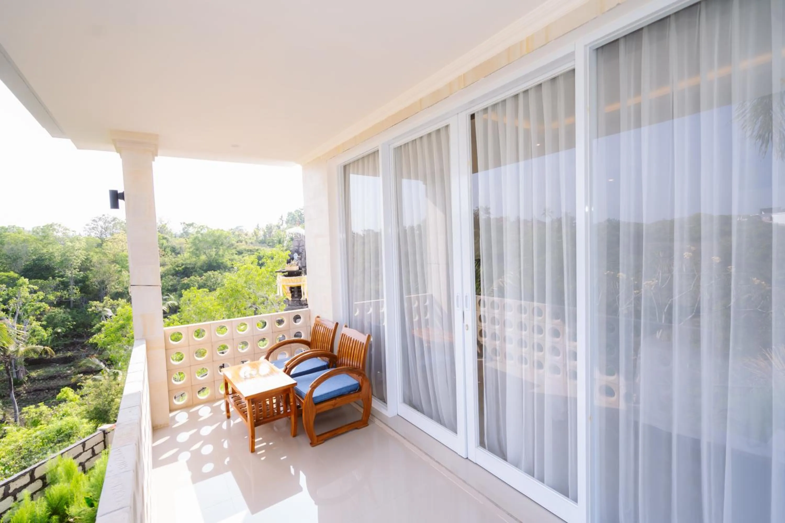 Garden in Kelingking Paradise Suites Villa