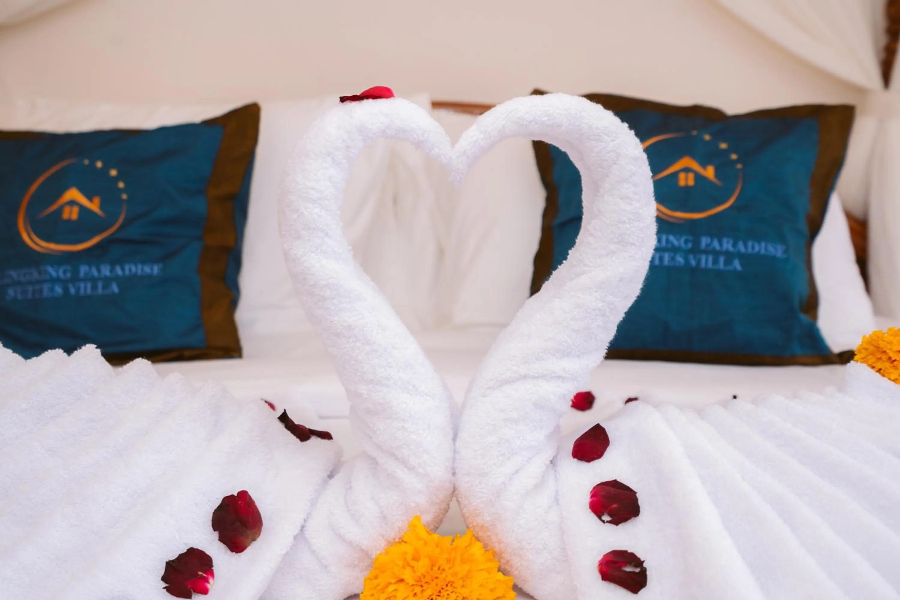 Bed in Kelingking Paradise Suites Villa