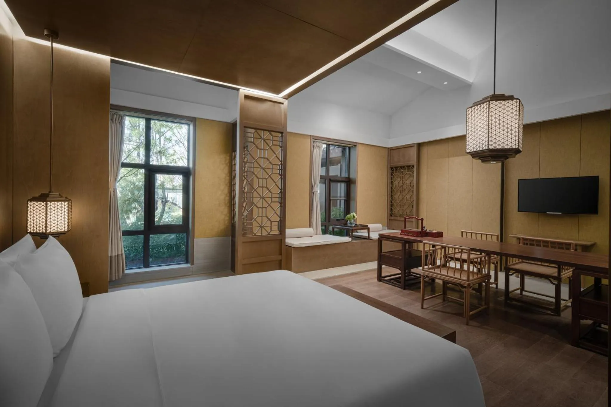 Photo of the whole room, Bed in voco Zhengzhou Garden Expo by IHG