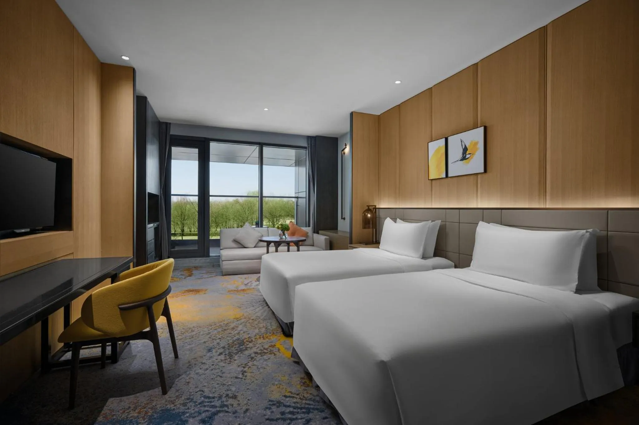 Photo of the whole room, Bed in voco Zhengzhou Garden Expo by IHG