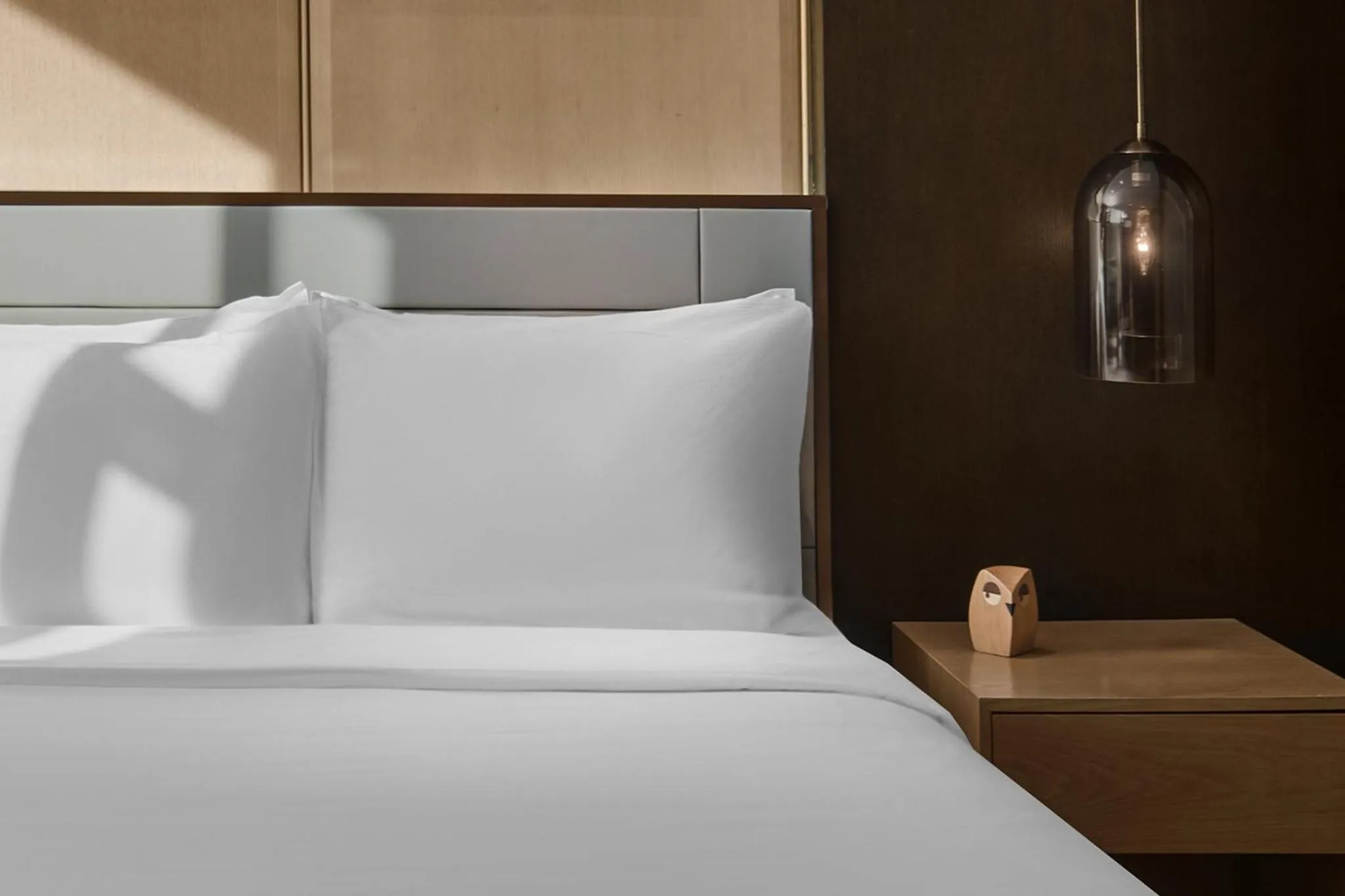 Photo of the whole room, Bed in voco Zhengzhou Garden Expo by IHG