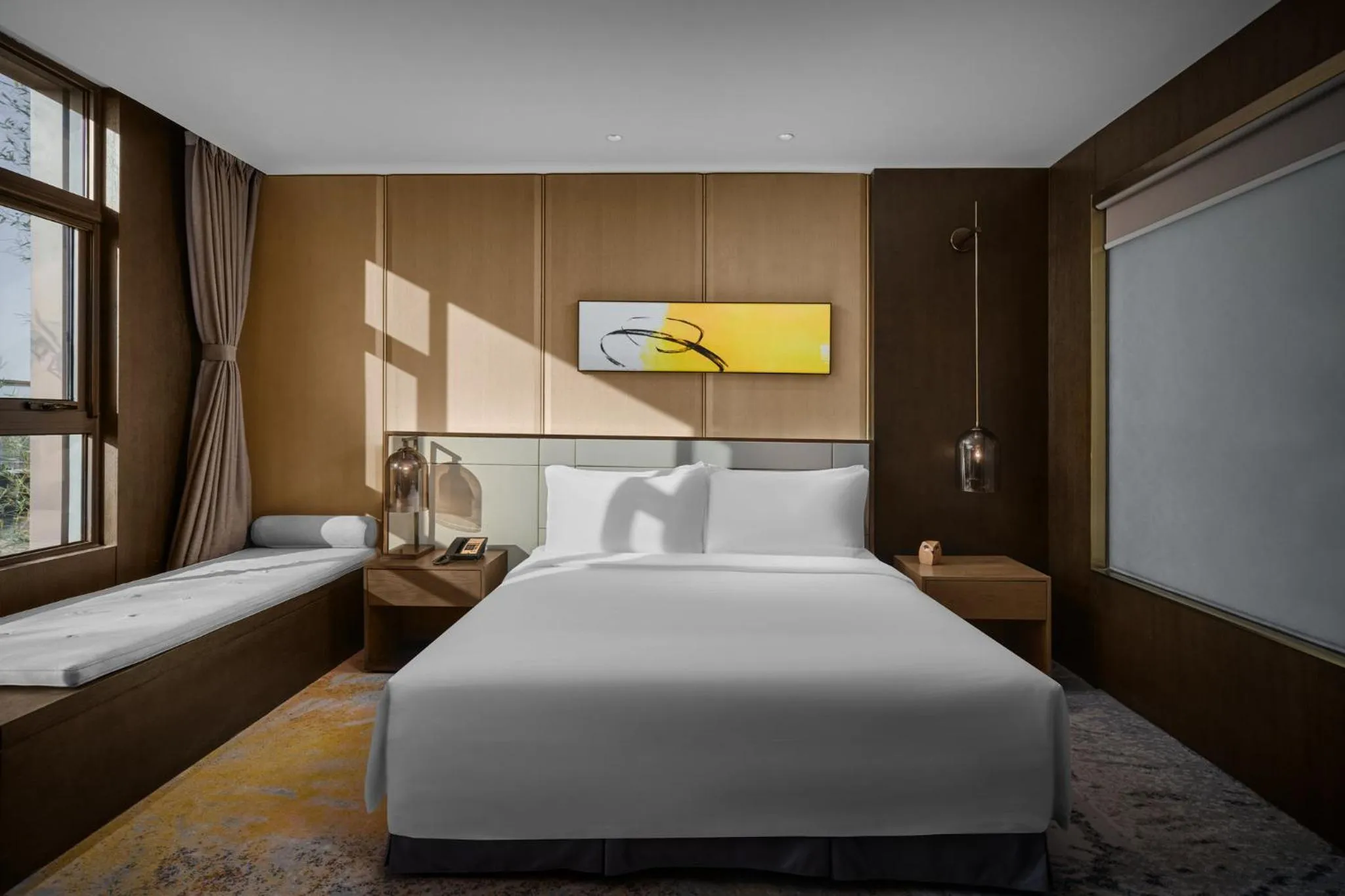 Photo of the whole room, Bed in voco Zhengzhou Garden Expo by IHG