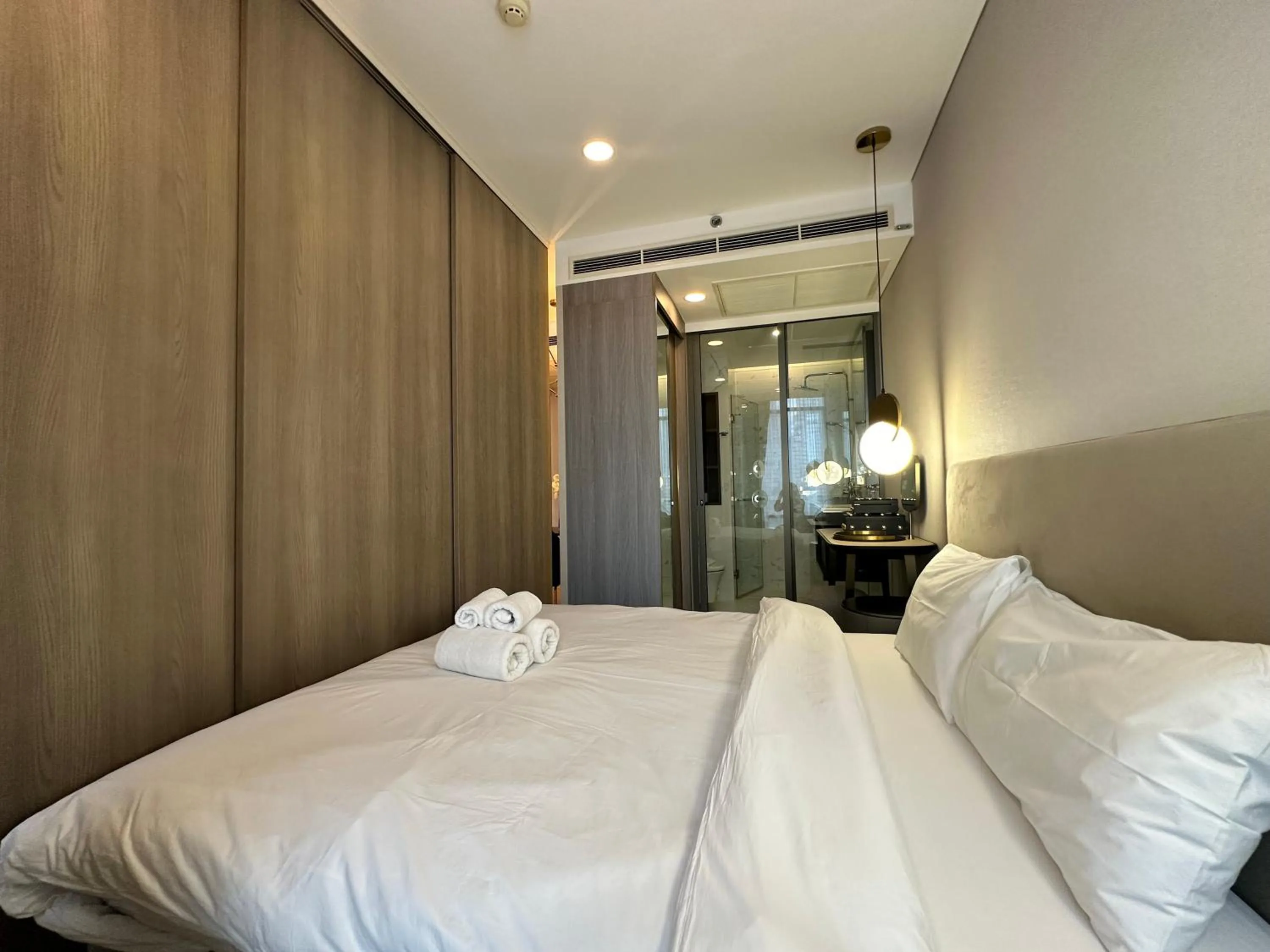 Bed in Siamese Exclusive Queens