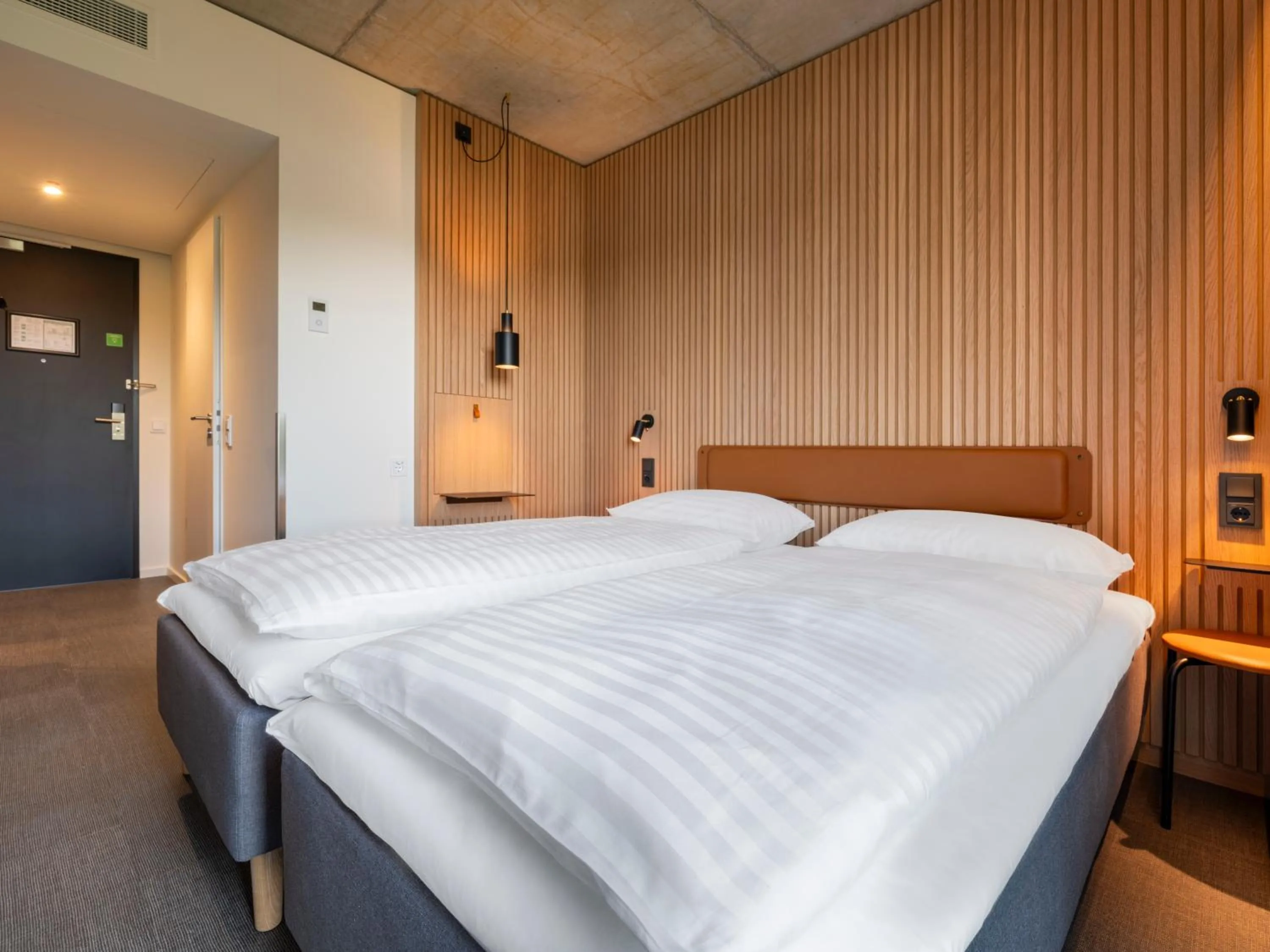 Photo of the whole room, Bed in Zleep Hotel Frankfurt Airport Kelsterbach