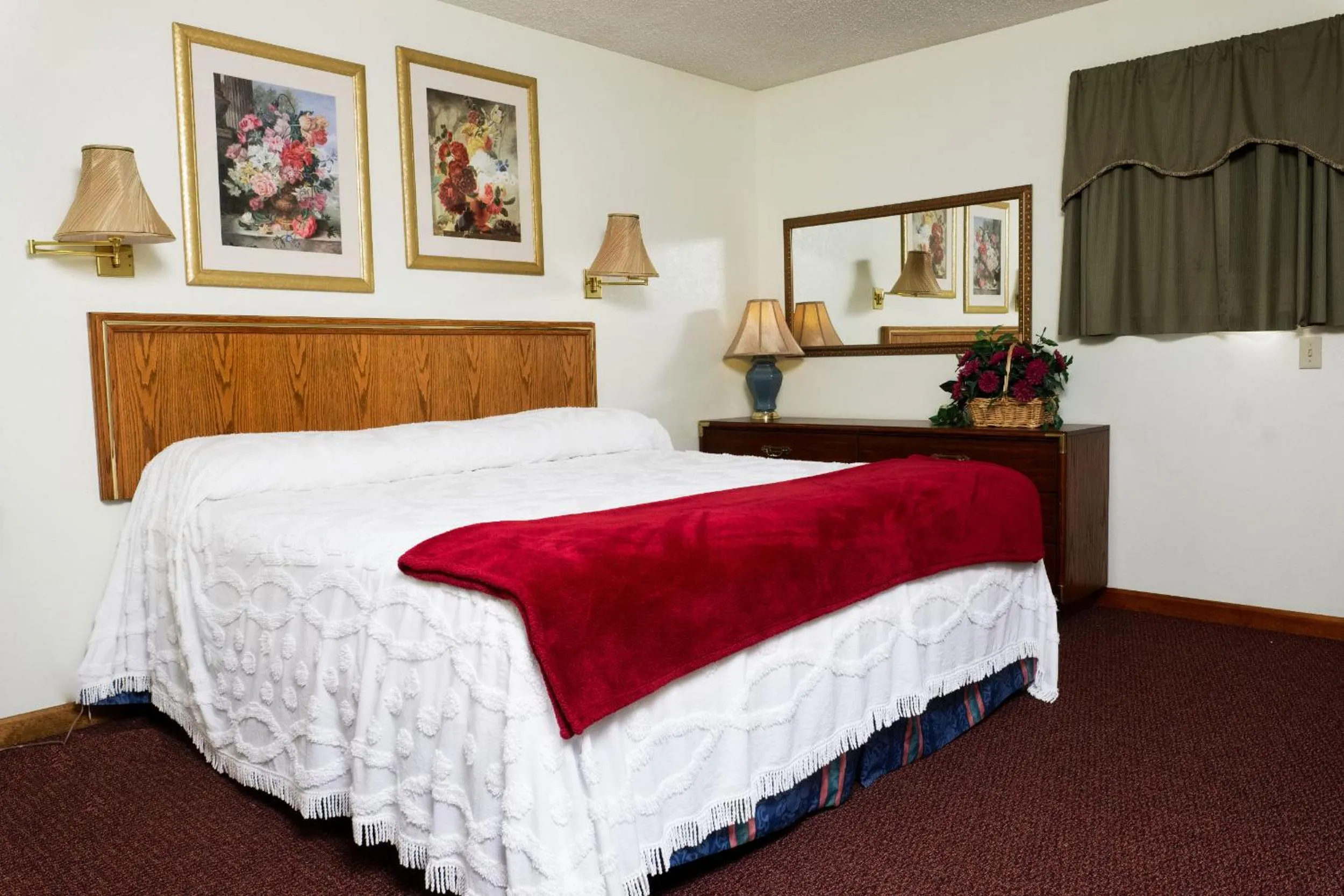 Bedroom in Four Seasons Lodging
