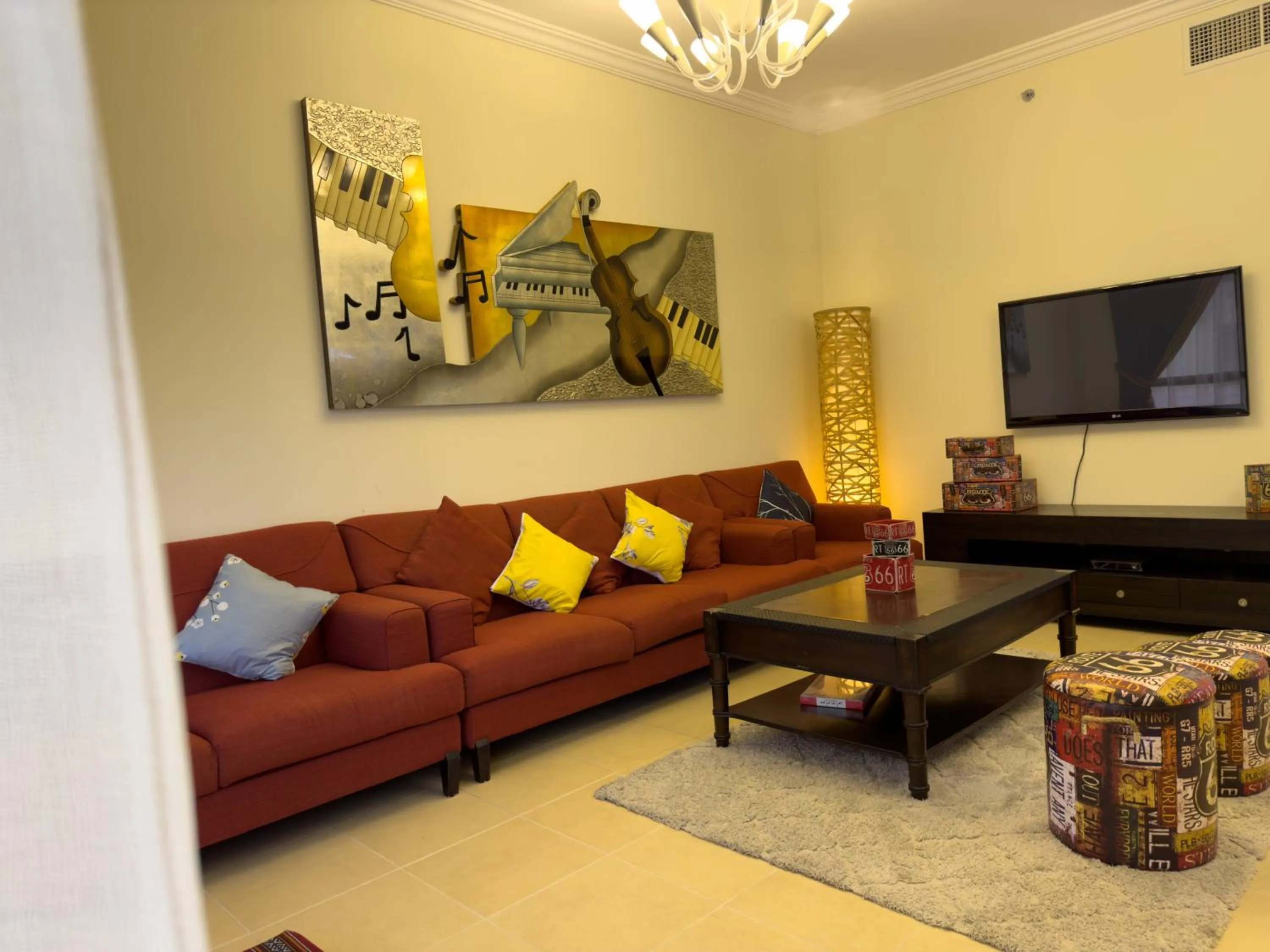 TV and multimedia in Route 66 Beach Hostel