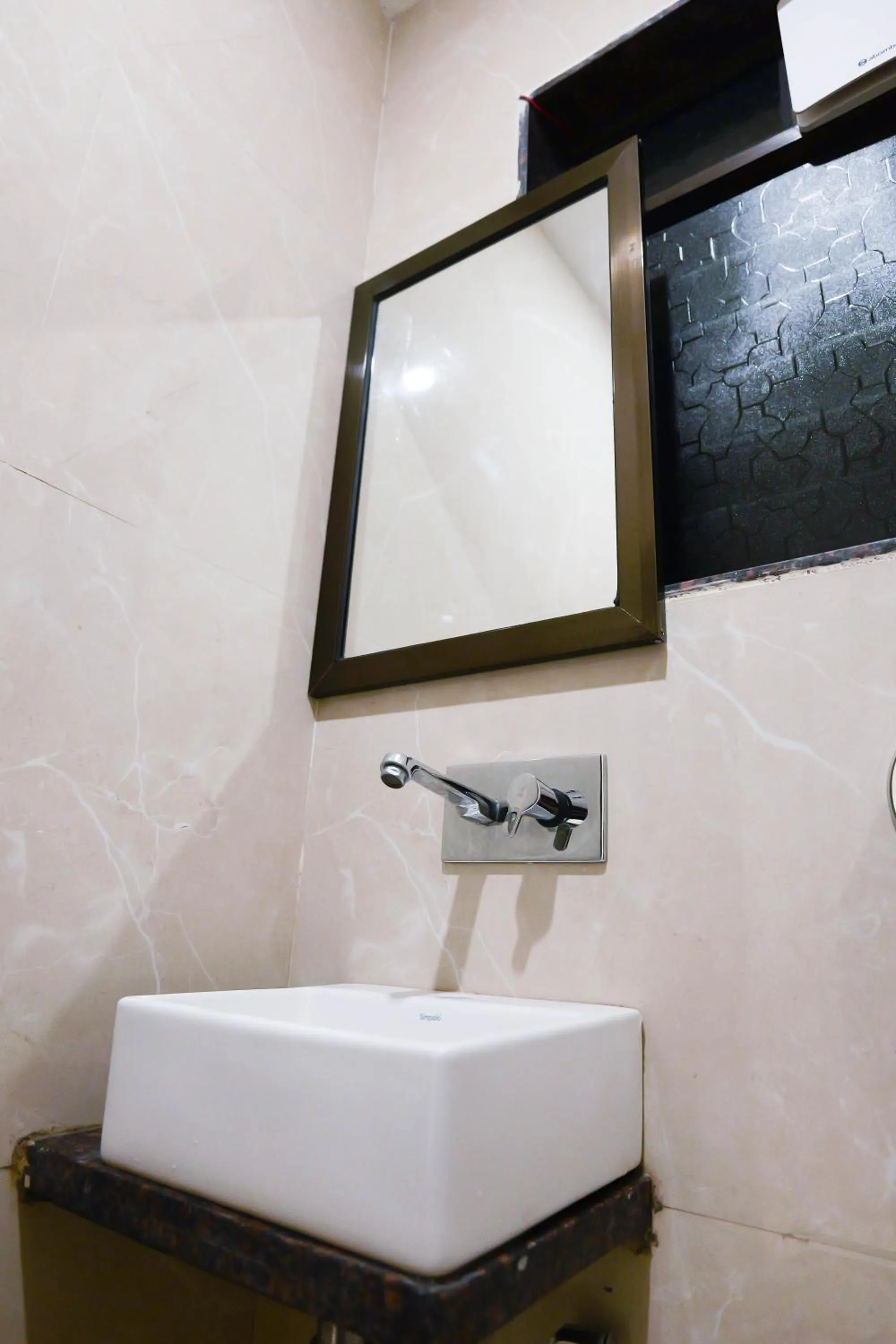 Bathroom in Hotel Laxmibai Palace- Only 300 miter from Sai Baba Temple!!!!