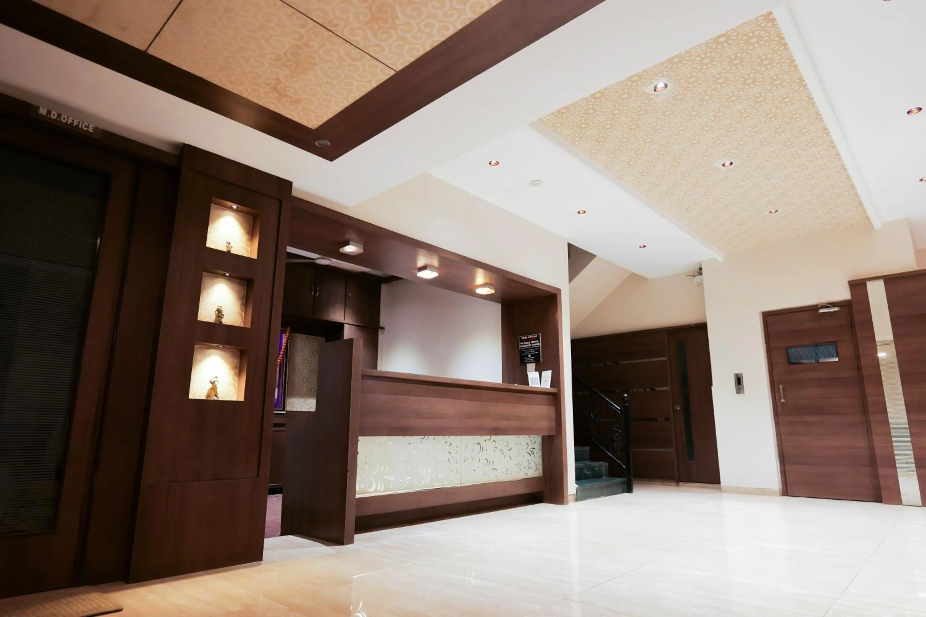 Lobby or reception in Hotel Laxmibai Palace- Only 300 miter from Sai Baba Temple!!!!