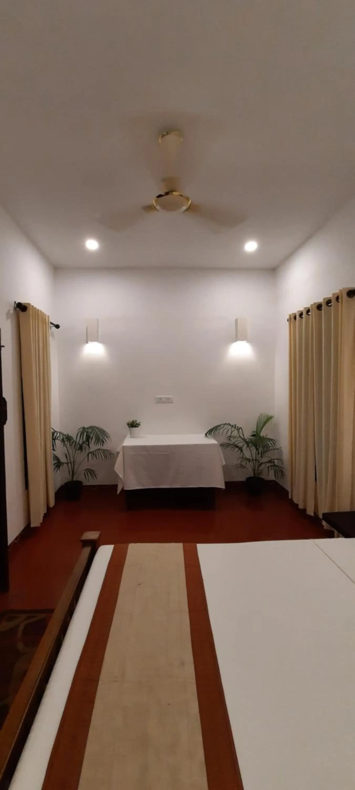 Bed in Marari Umapathi Beach Villa