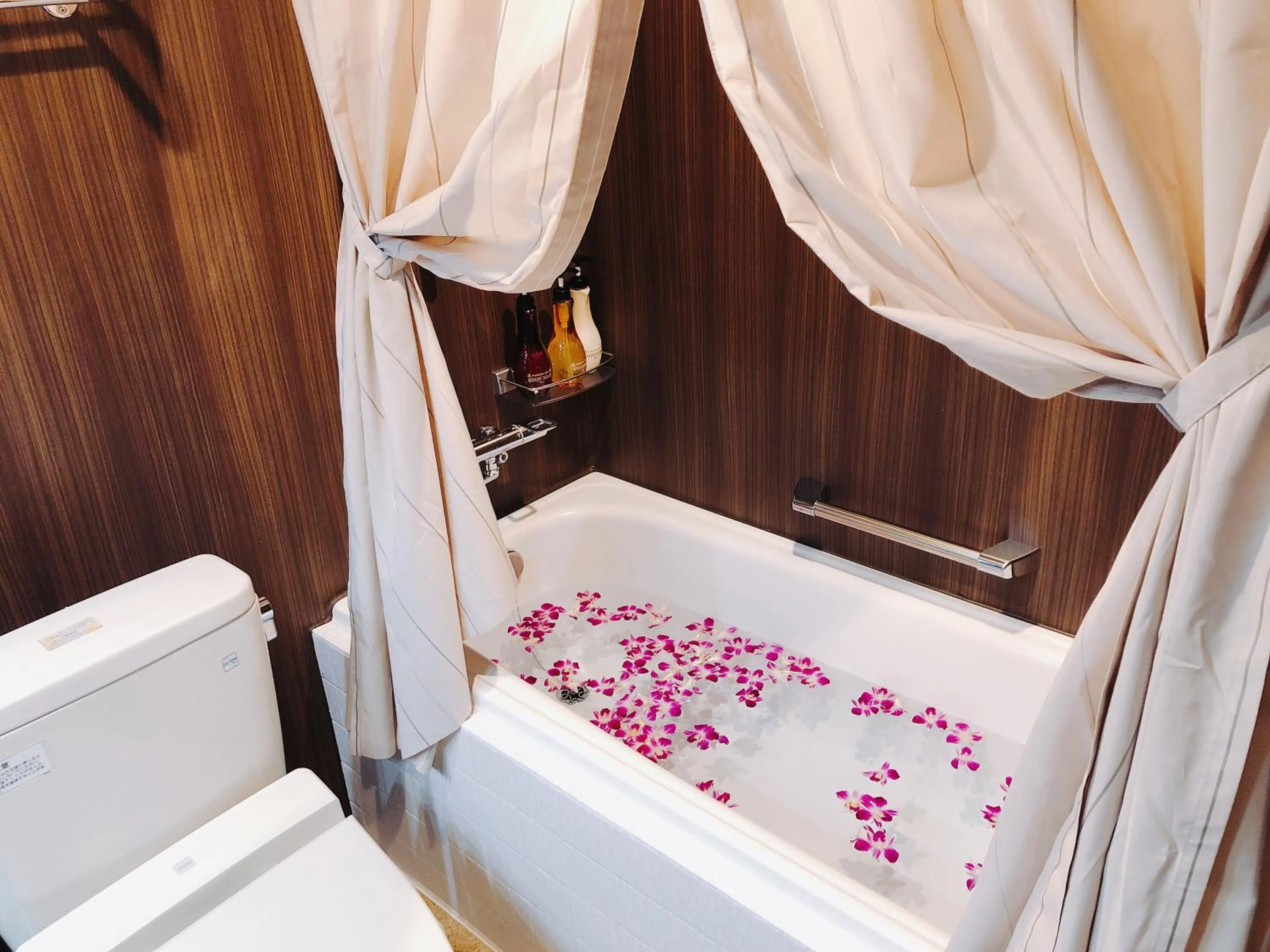 Bathroom in Hotel BaliAn Resort Yokohama Kannai - Adult Only