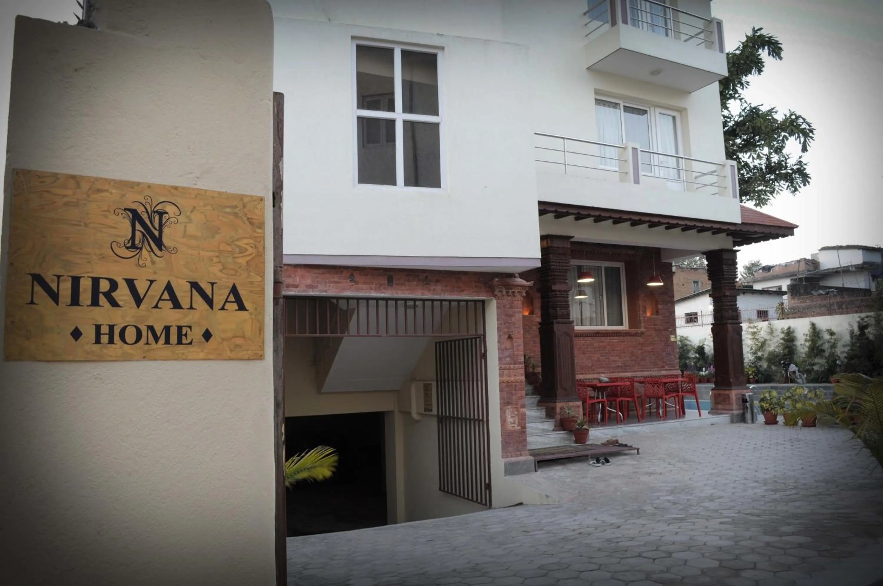 Facade/entrance in Nirvana Home