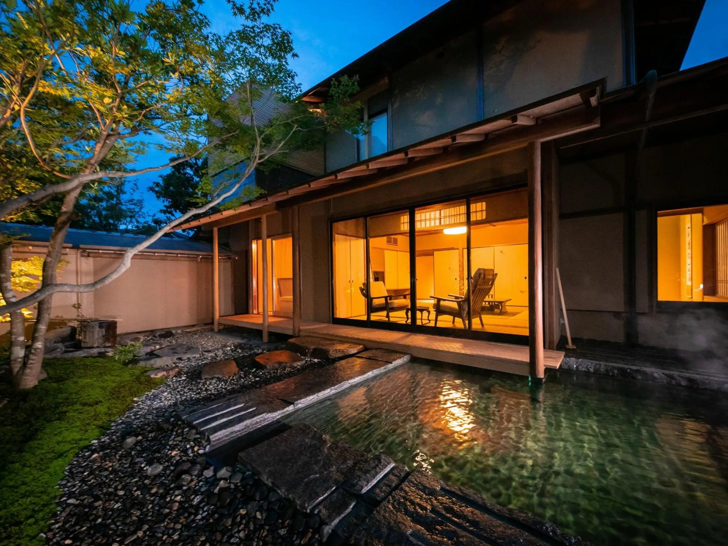 Open Air Bath in Yakakutei