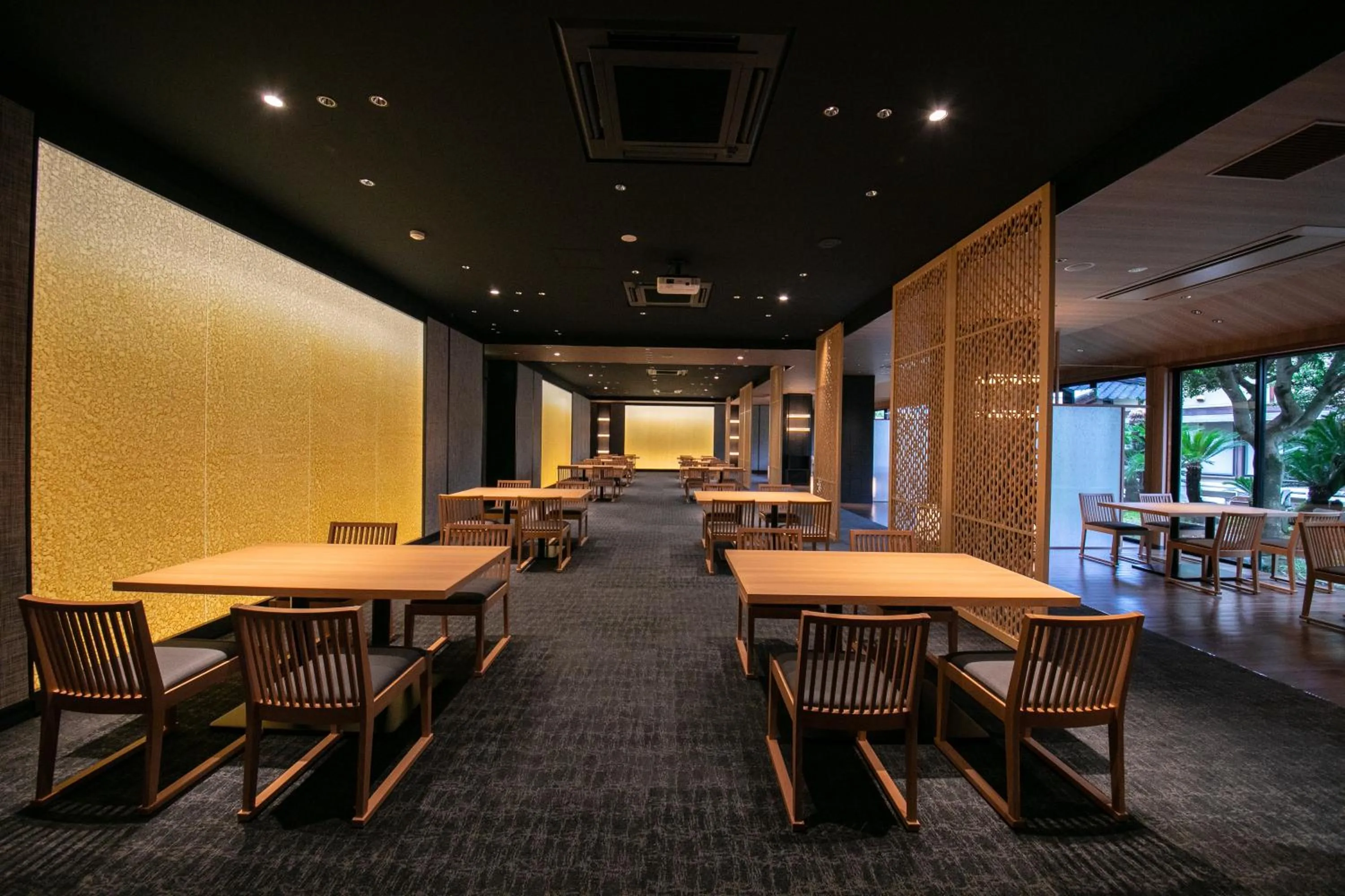 Restaurant/places to eat in Yakakutei