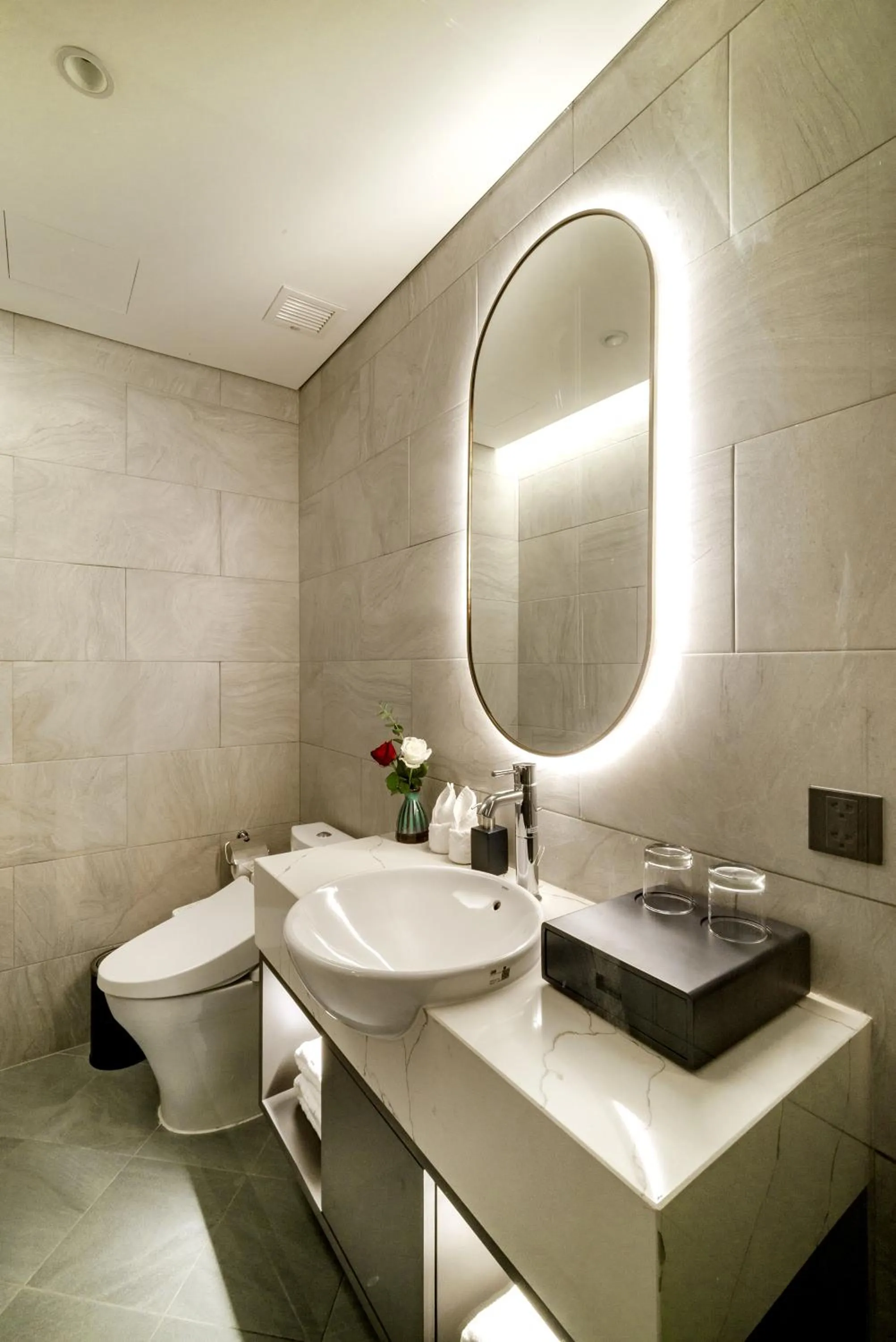 Bathroom in Nhat Ha Lavish Hotel