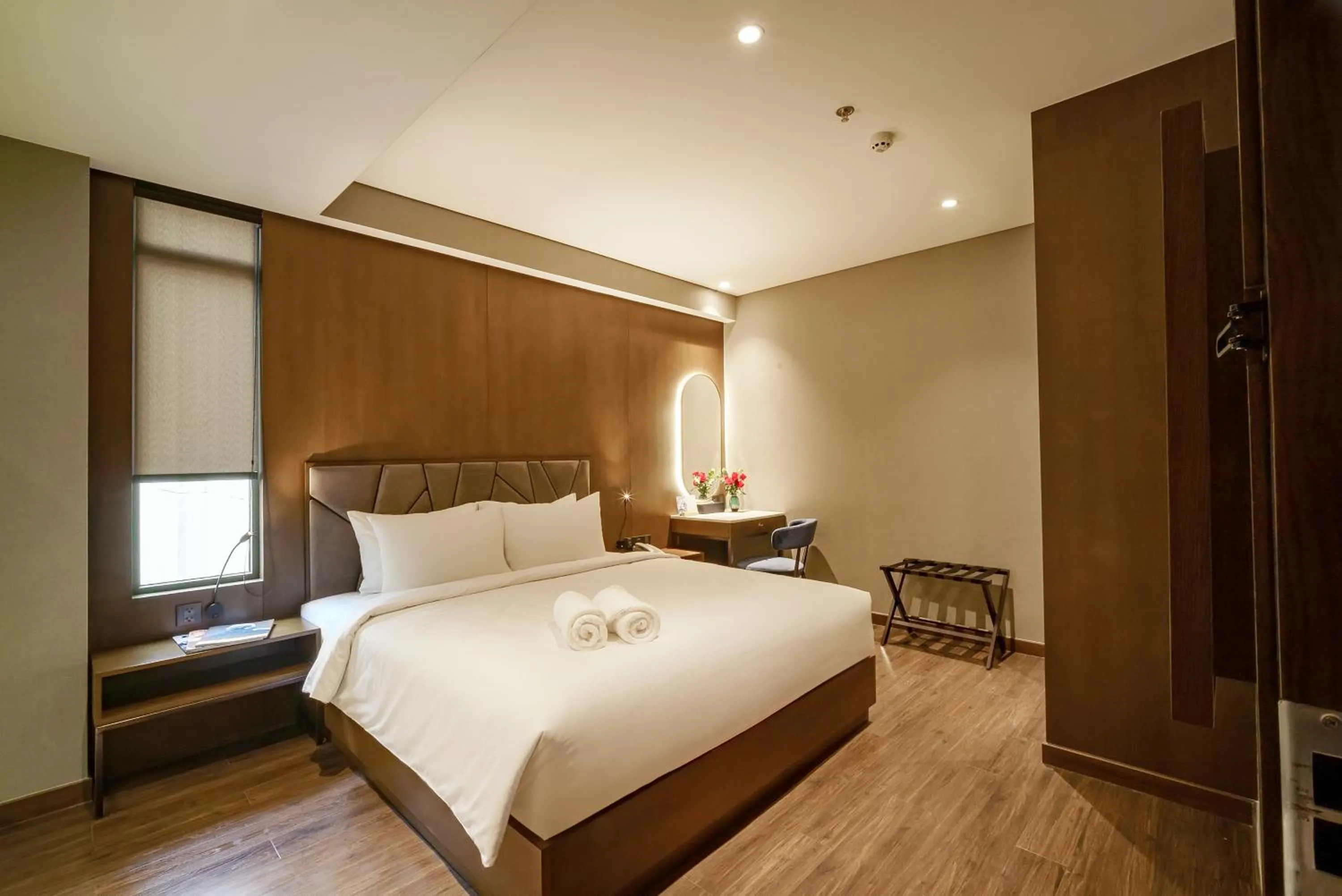 Bedroom, Bed in Nhat Ha Lavish Hotel