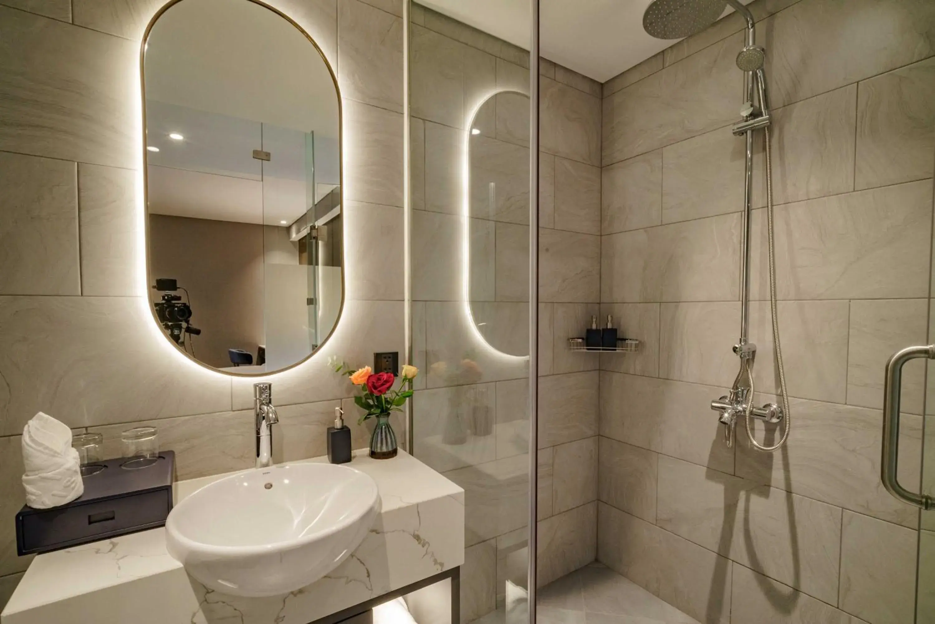 Superior Double Room in Nhat Ha Lavish Hotel Superior Double Room in Nhat Ha Lavish Hotel