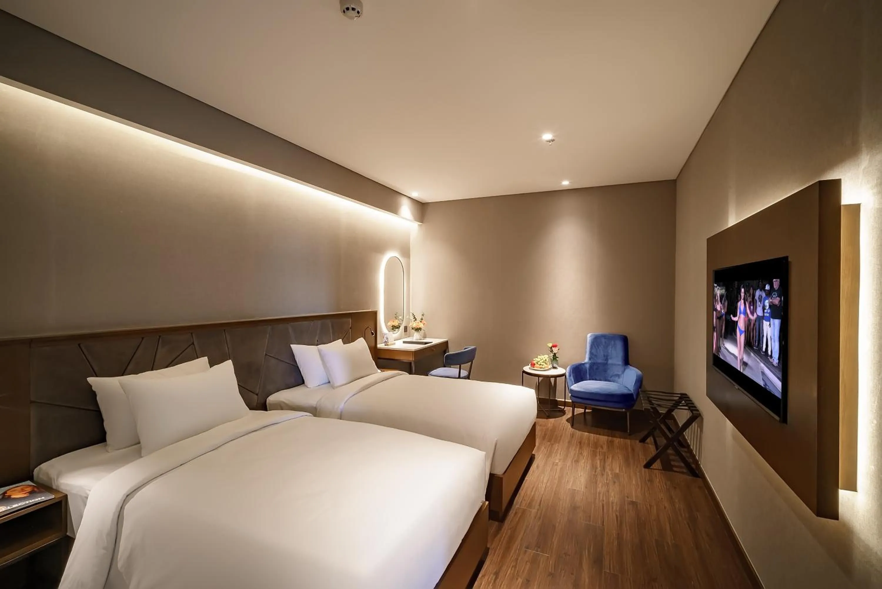 Bedroom, Bed in Nhat Ha Lavish Hotel