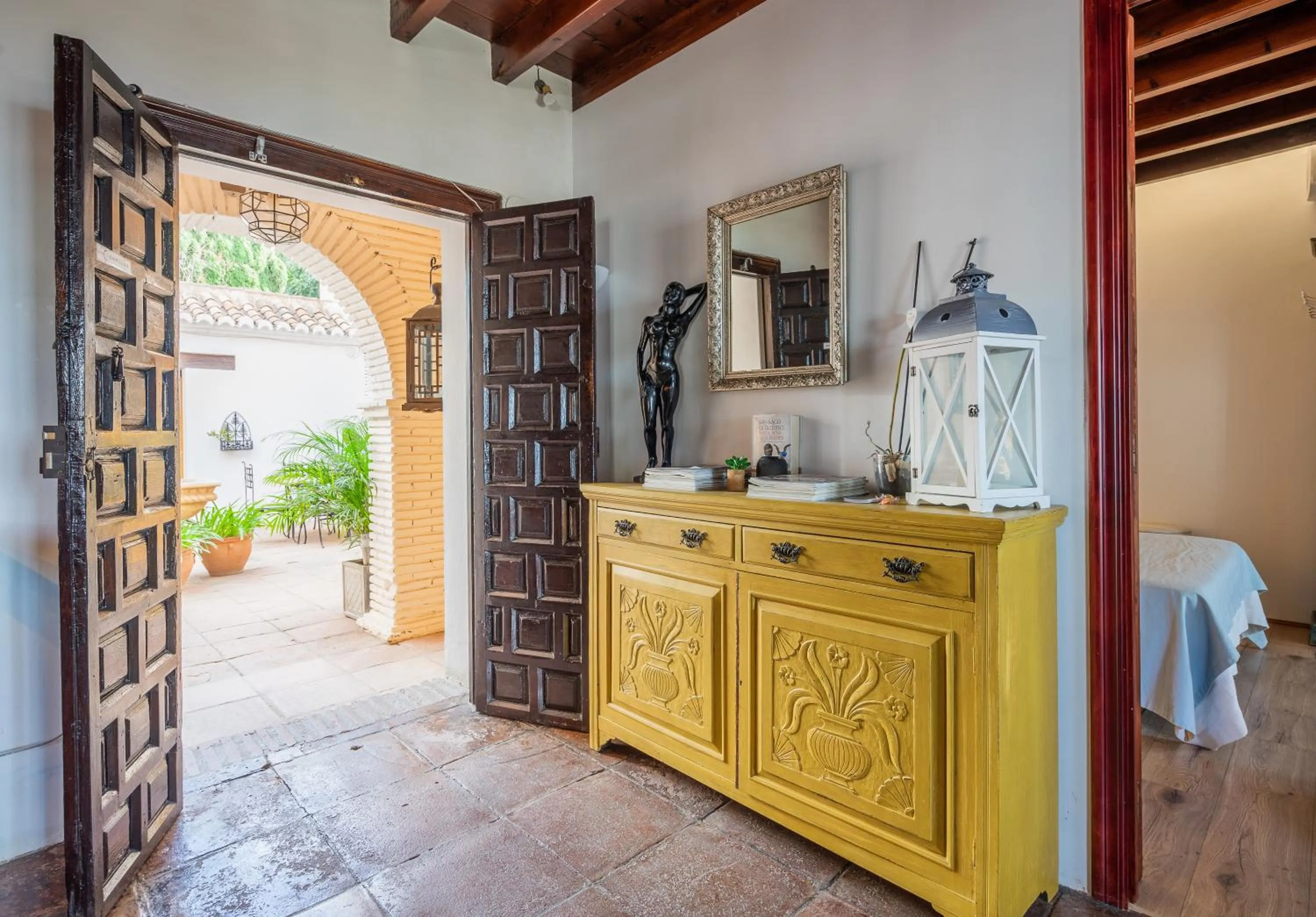 Lobby or reception in La Tartana Hotel Boutique