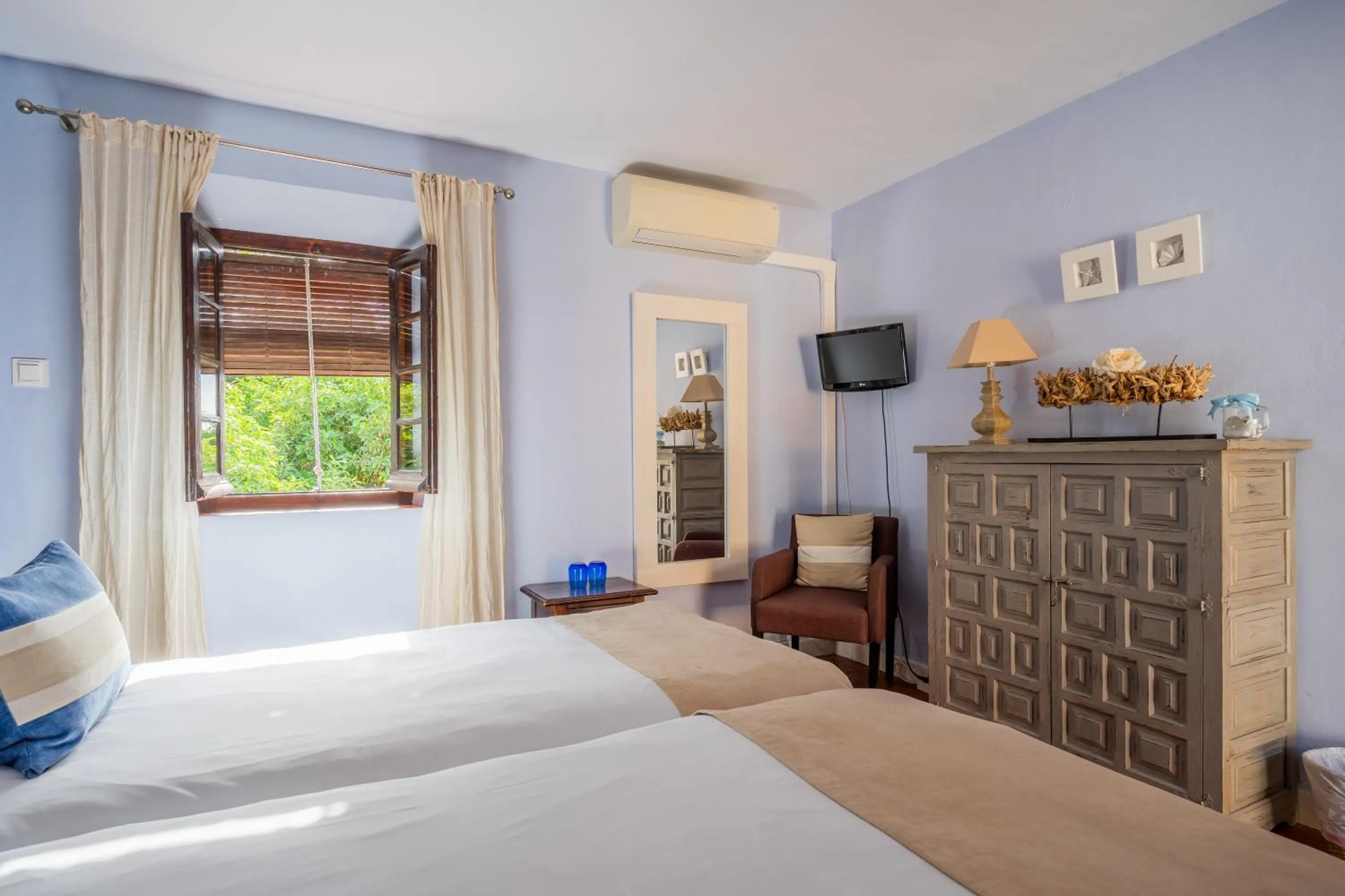 Photo of the whole room, Bed in La Tartana Hotel Boutique