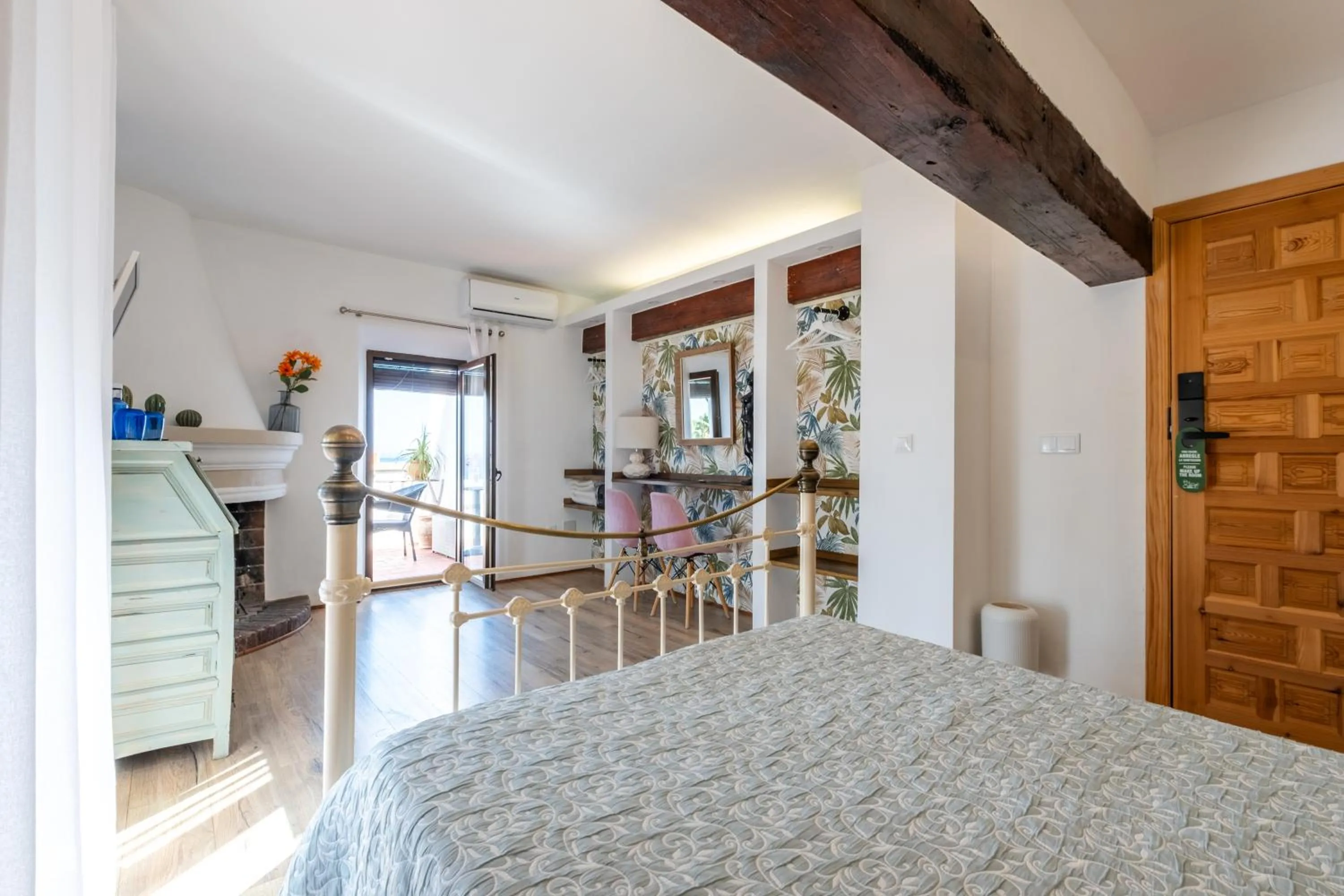 Photo of the whole room, Bed in La Tartana Hotel Boutique