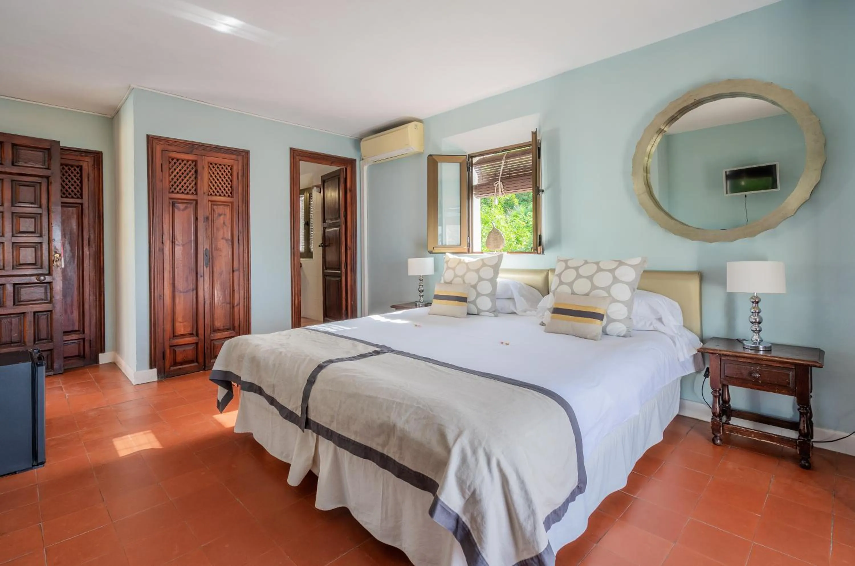 Photo of the whole room, Bed in La Tartana Hotel Boutique